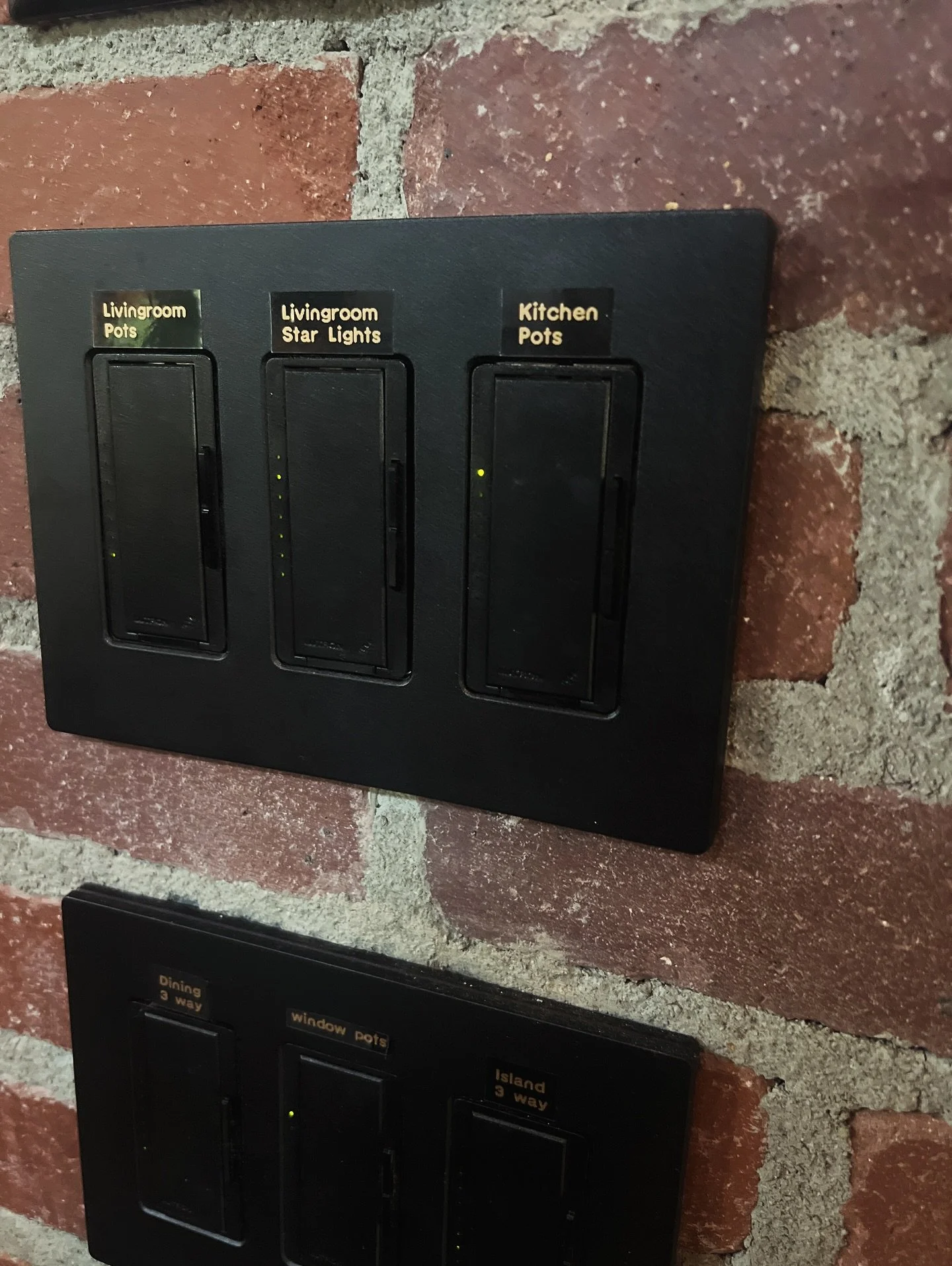 Want the best? @lutronelectronics Dimmers deliver! 👌 With their sleek design and full home automation control, they're the perfect choice. 🏠 
.
.
.
. 
#electrician #electrical #electricianlife ##electrician #electrical #construction #sparky #electr