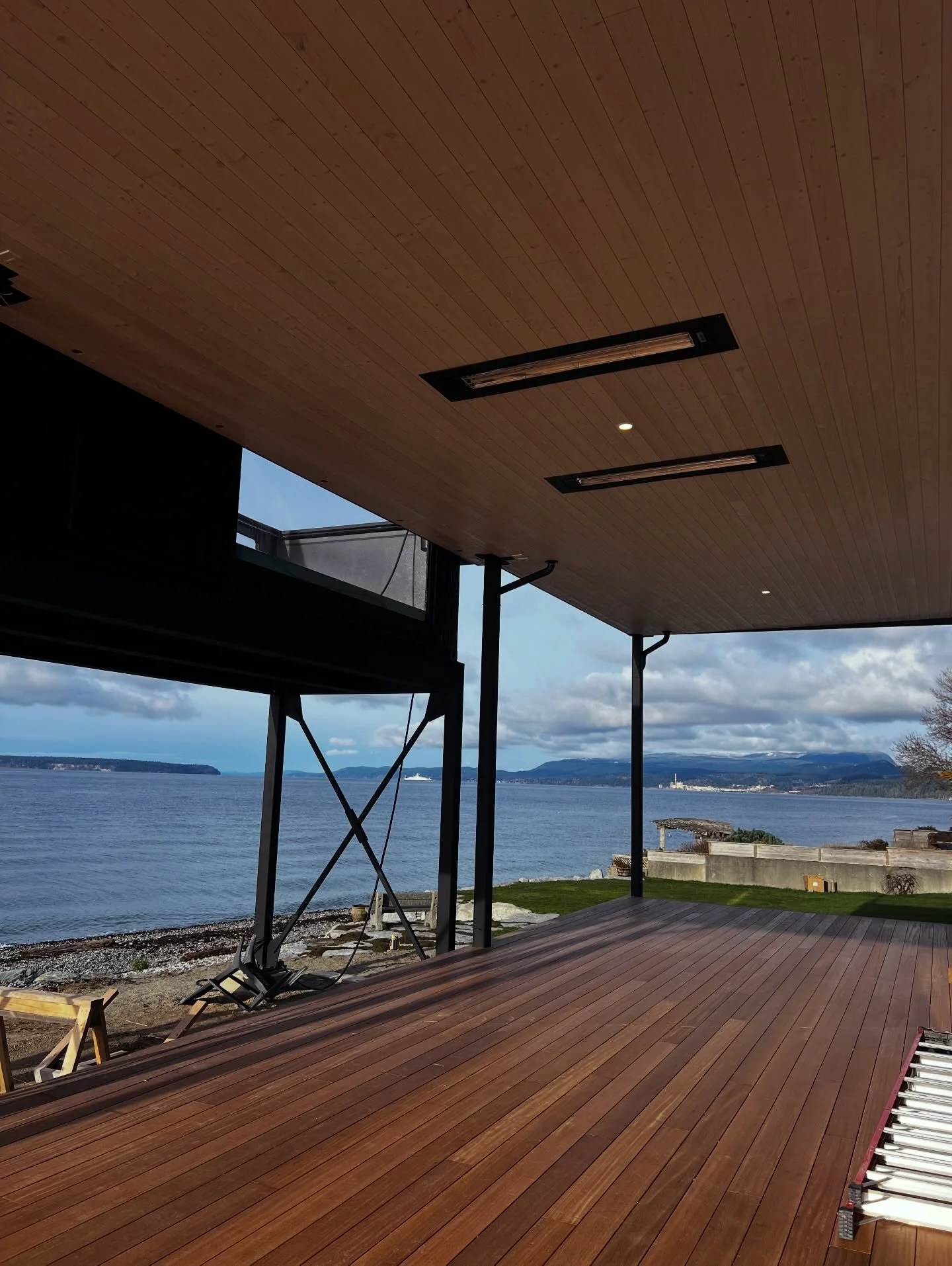 Stay warm on those cold days with these recessed infrared heaters! 🔥 
.
.
.
.
#electrical #patio #heat #construction #electrician