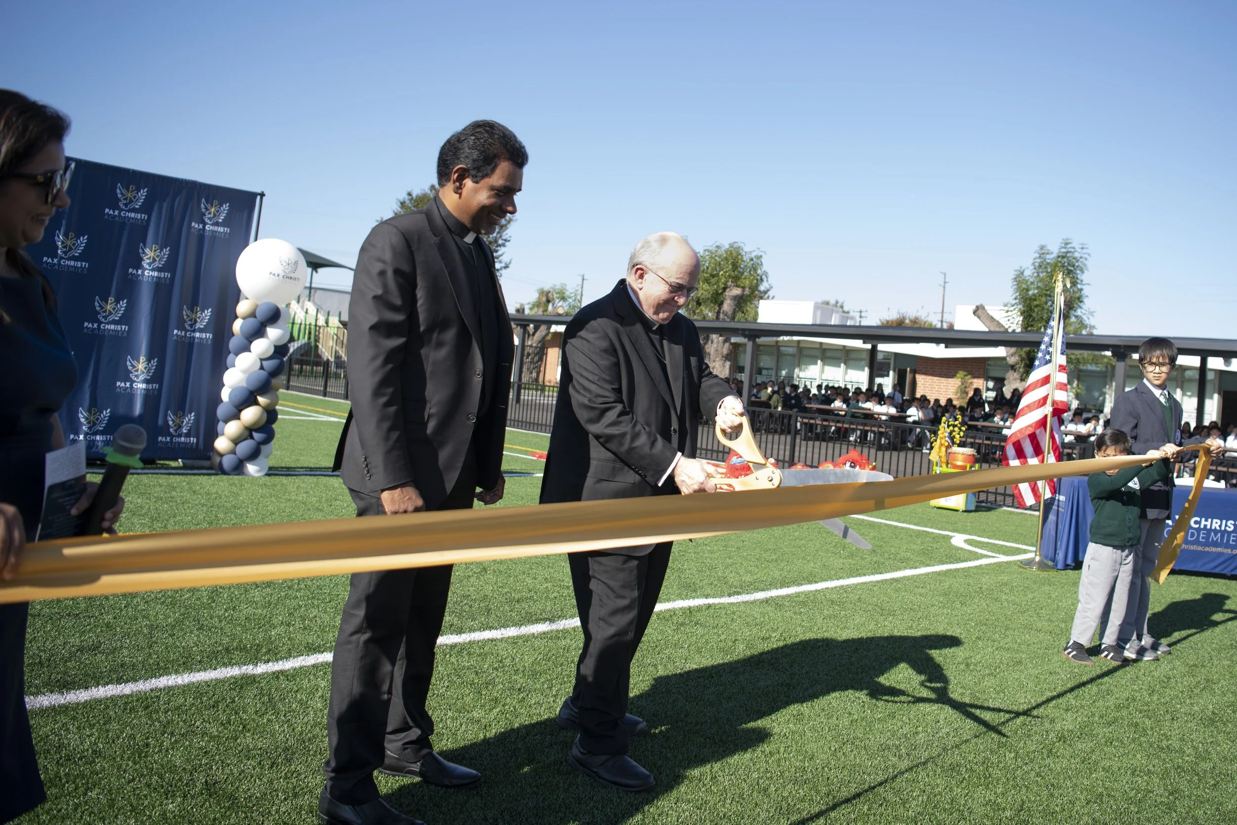 121025 SB-CutRibbon-27.JPG