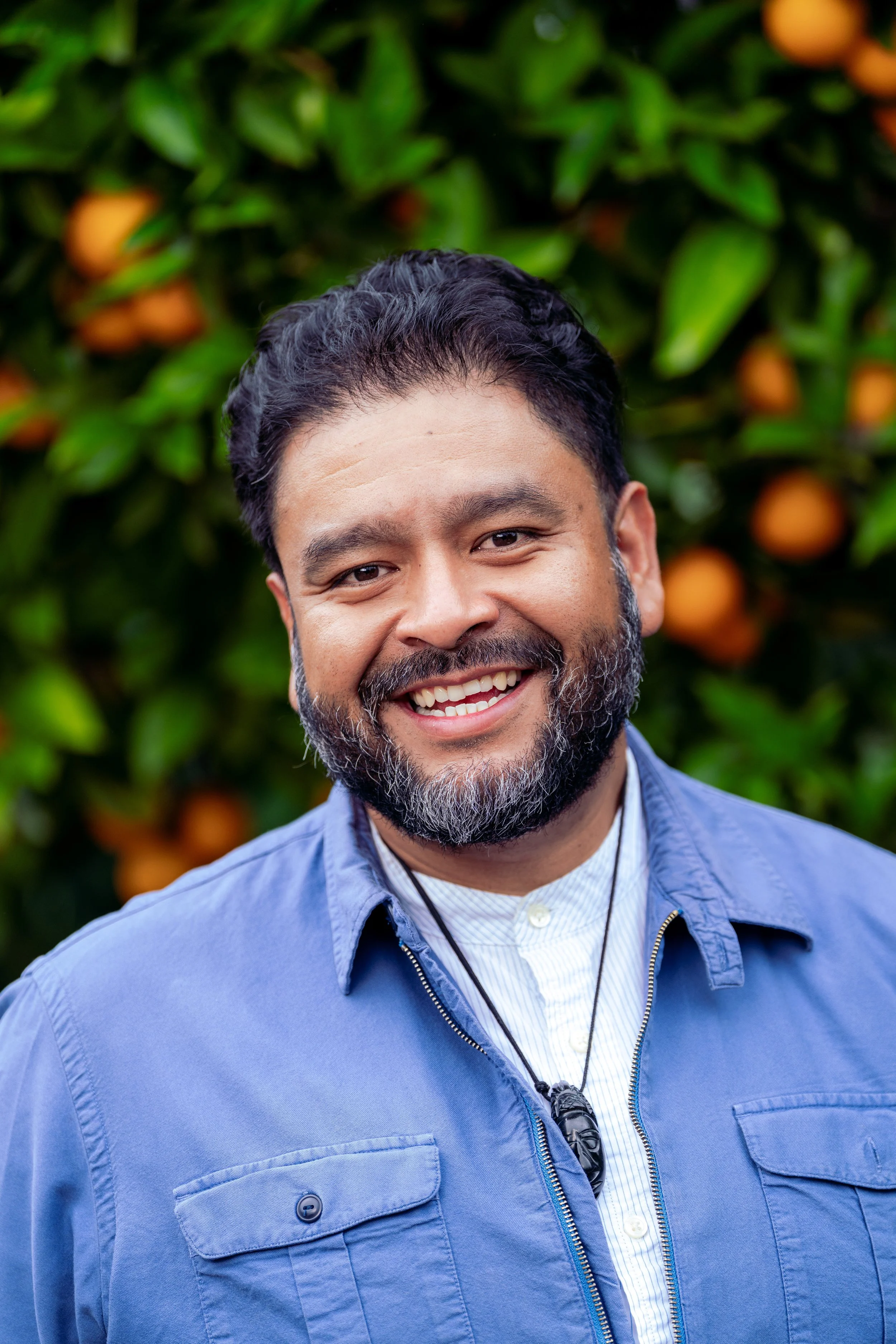 Estuardo Headshot-3.jpg