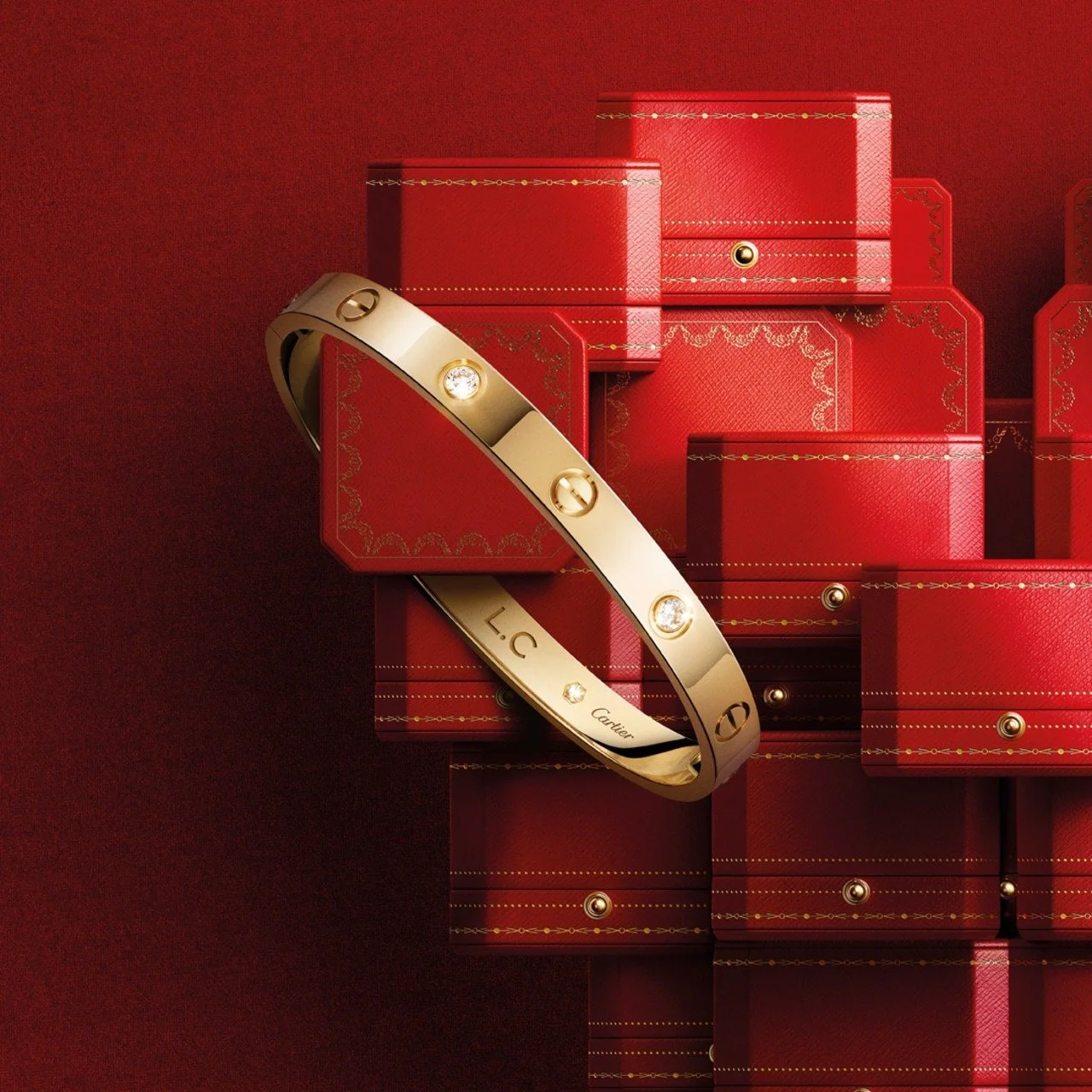 CARTIER-2025-VALENTINES-DAY-GIFT-SELECTION-2.jpg