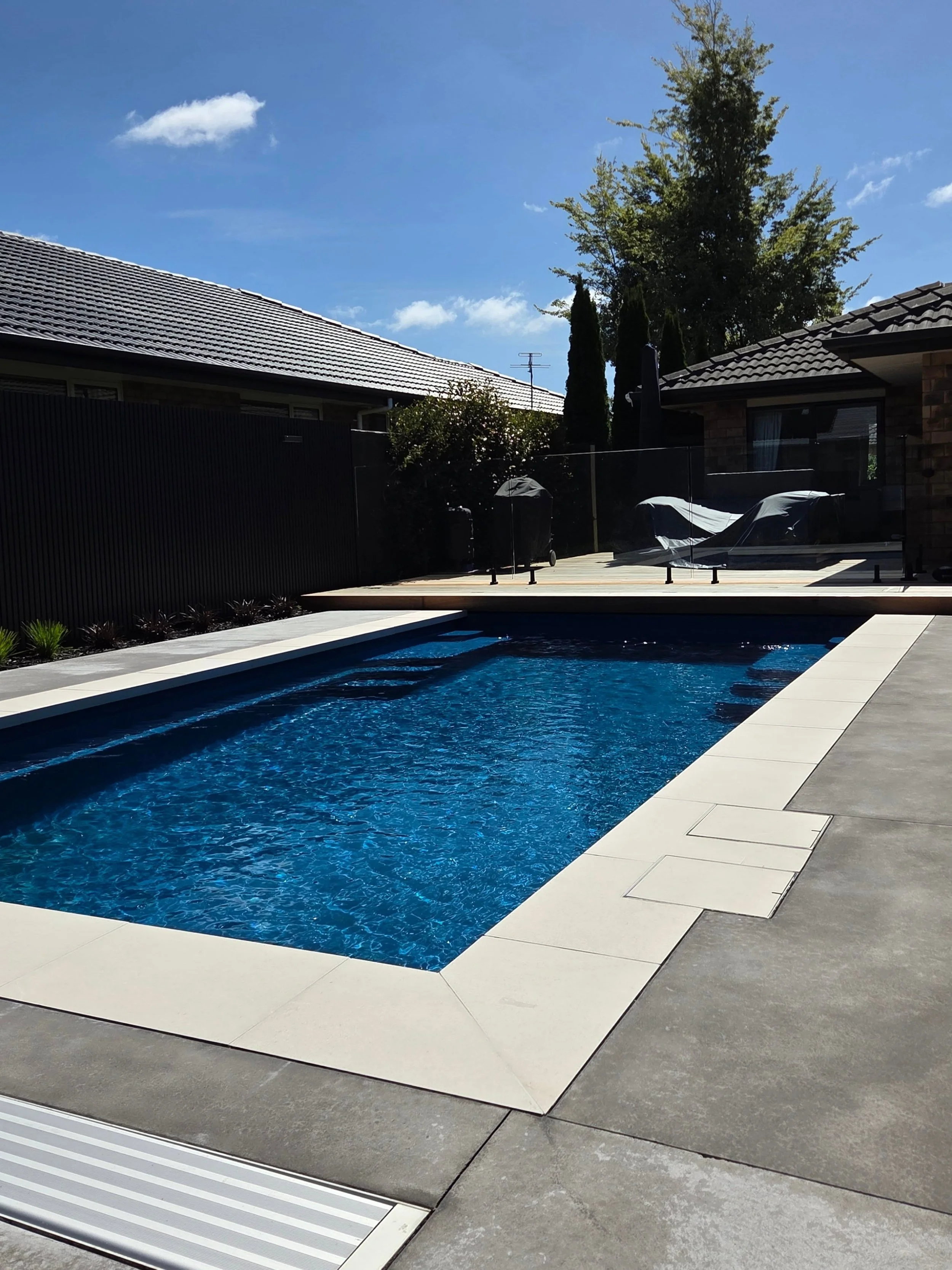 From an under-utilised area, to a backyard the whole family can enjoy

​As we head into the cooler months, now is the perfect time to start planning your transformation for next summer.

​Beat the spring rush and get in touch today to get your outdoo