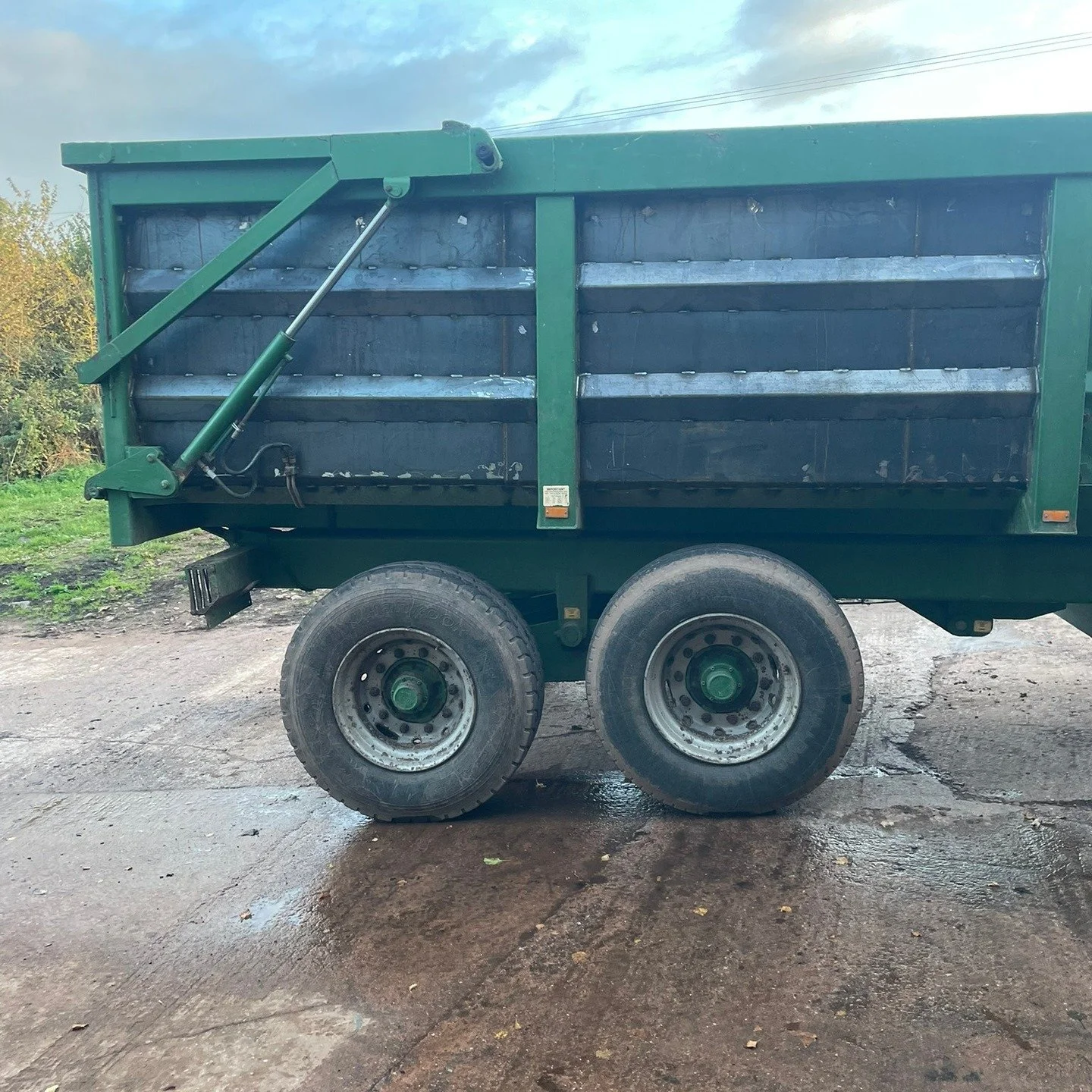 Finished up replacing rotted sides &amp; floor on this trailer today