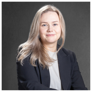 Asianajosihteeri Noora Karhinen.