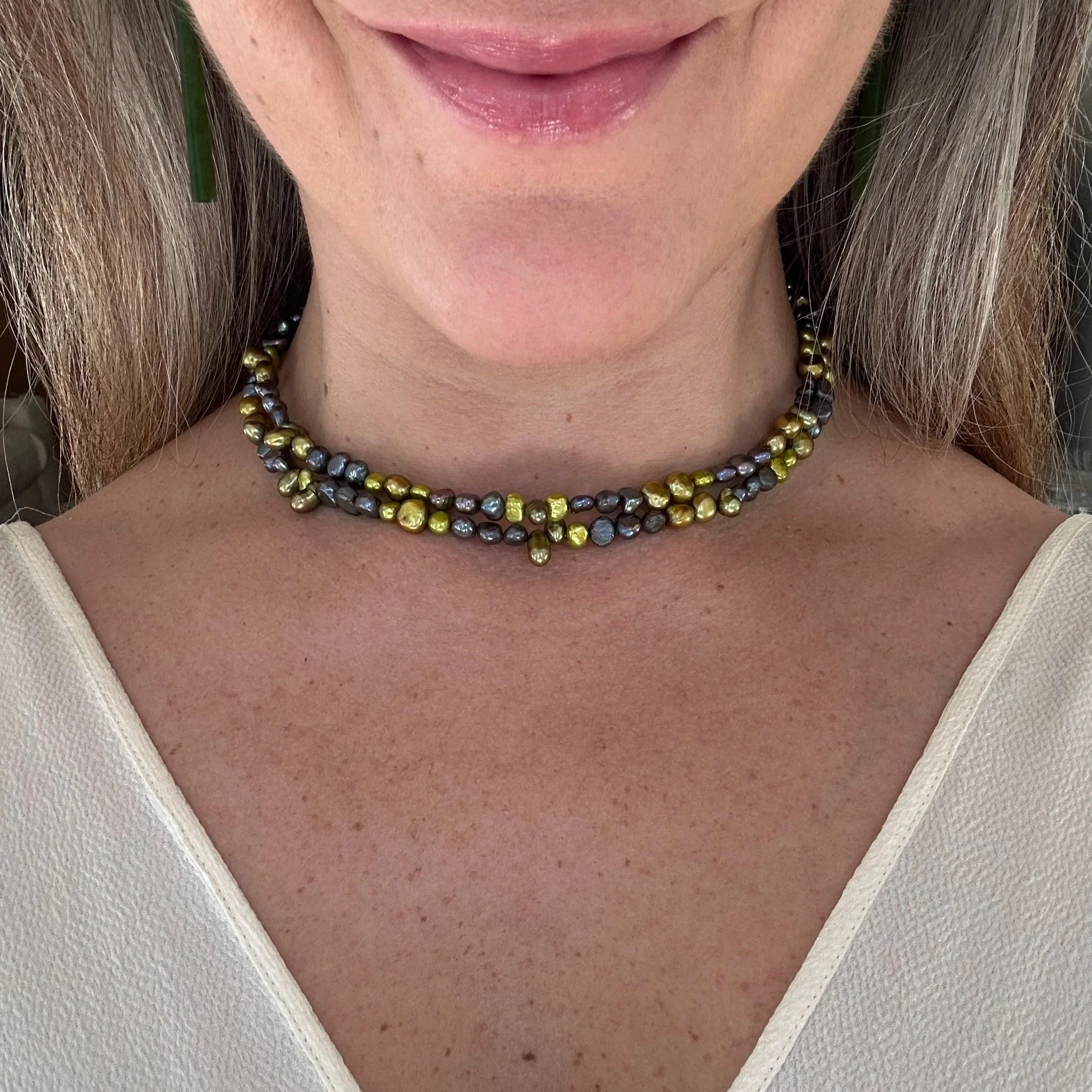 Vintage olive / peacock pearls
