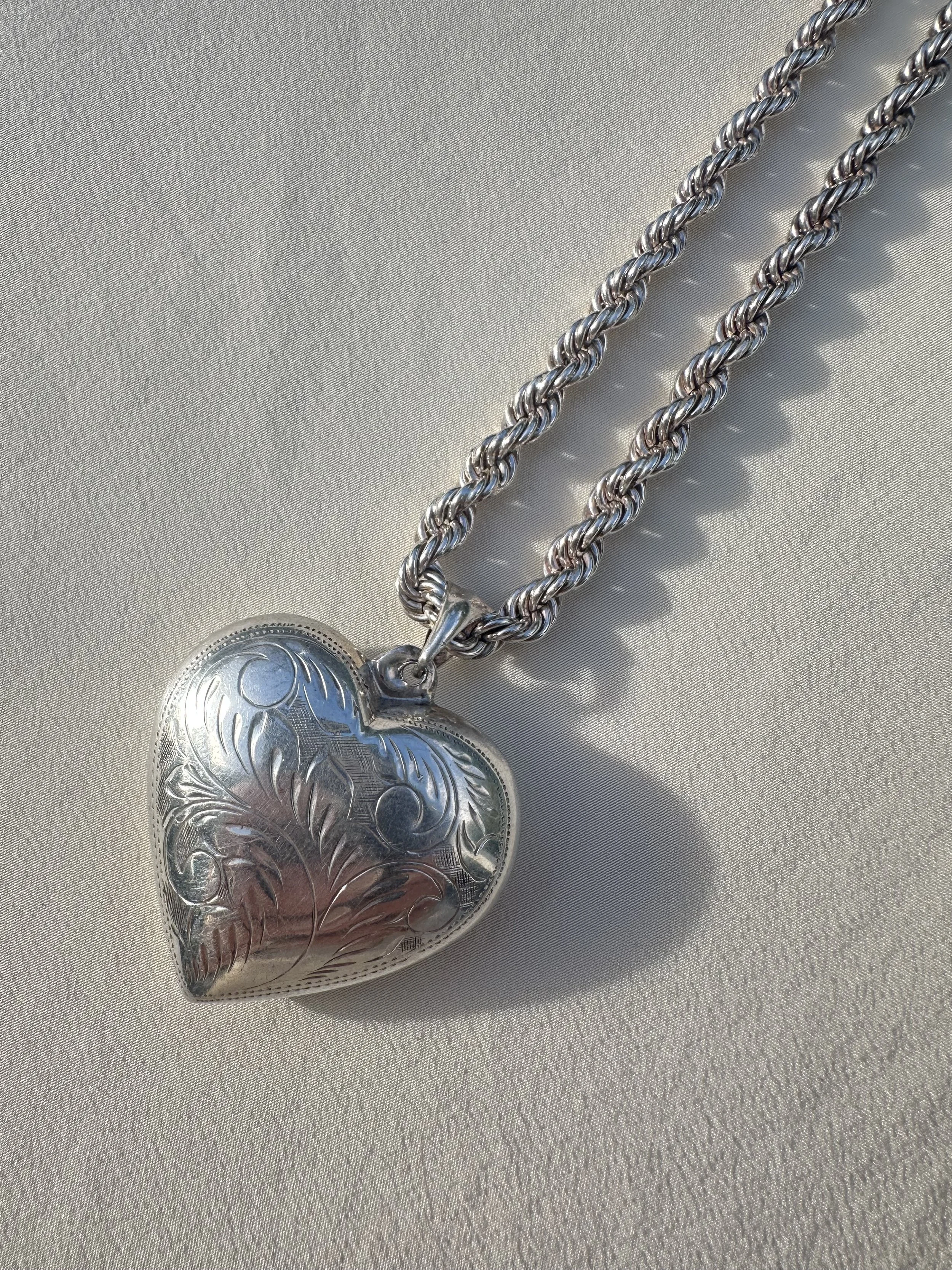 Large mid-century puffy 925 heart pendant