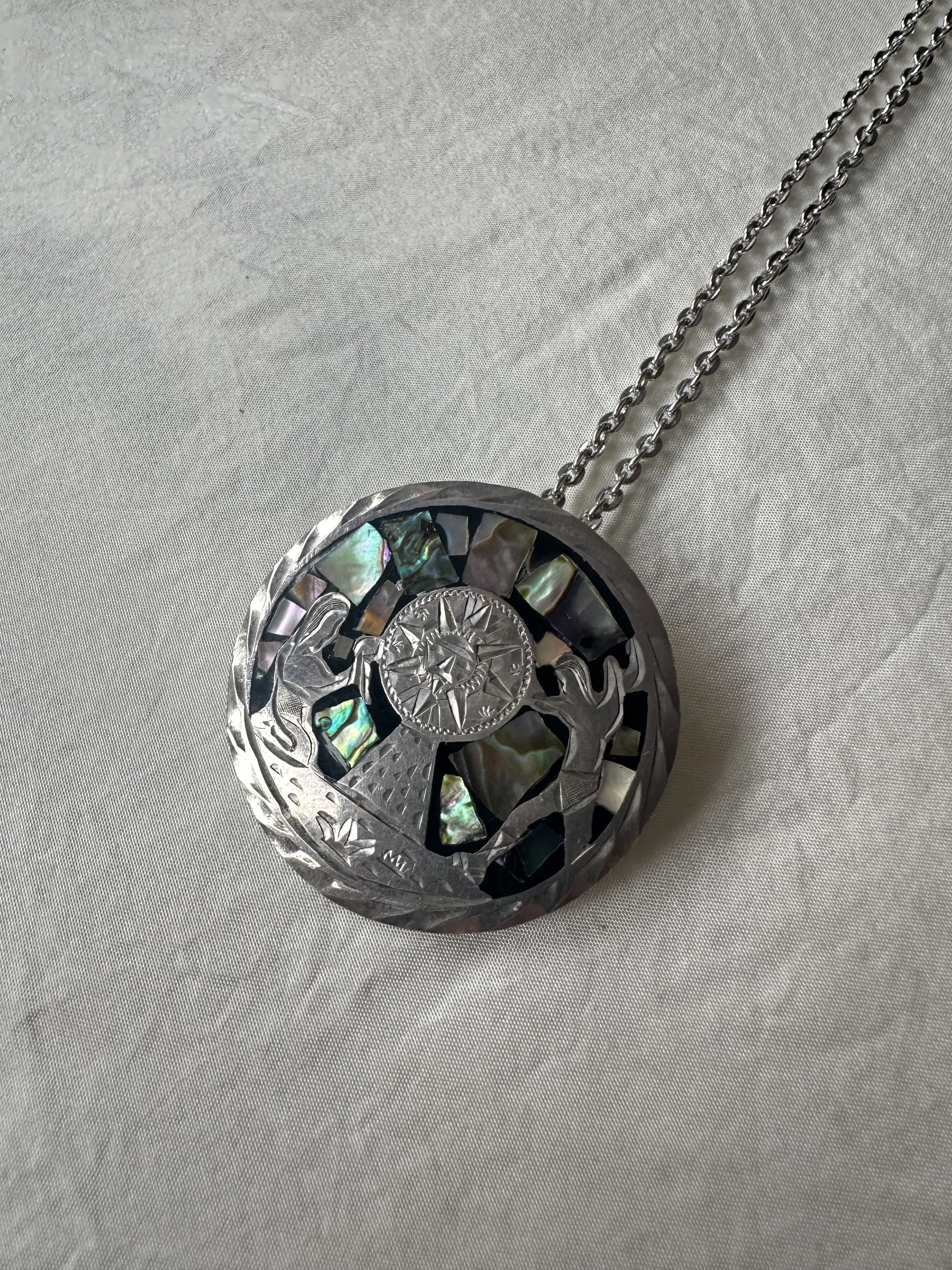 Vintage Mexican pāua & 925 pendant / brooch