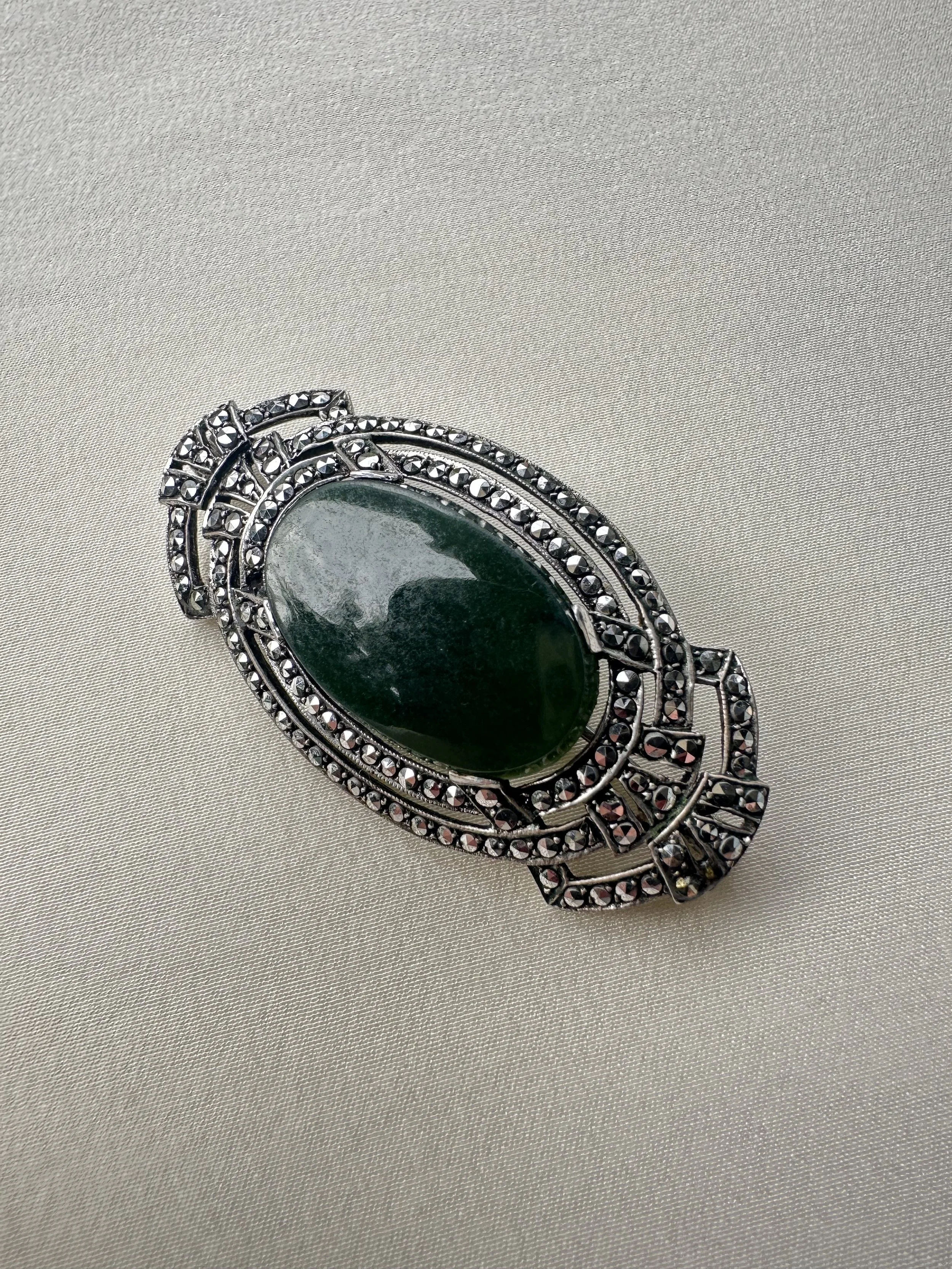 Art deco pounamu / greenstone brooch / pendant