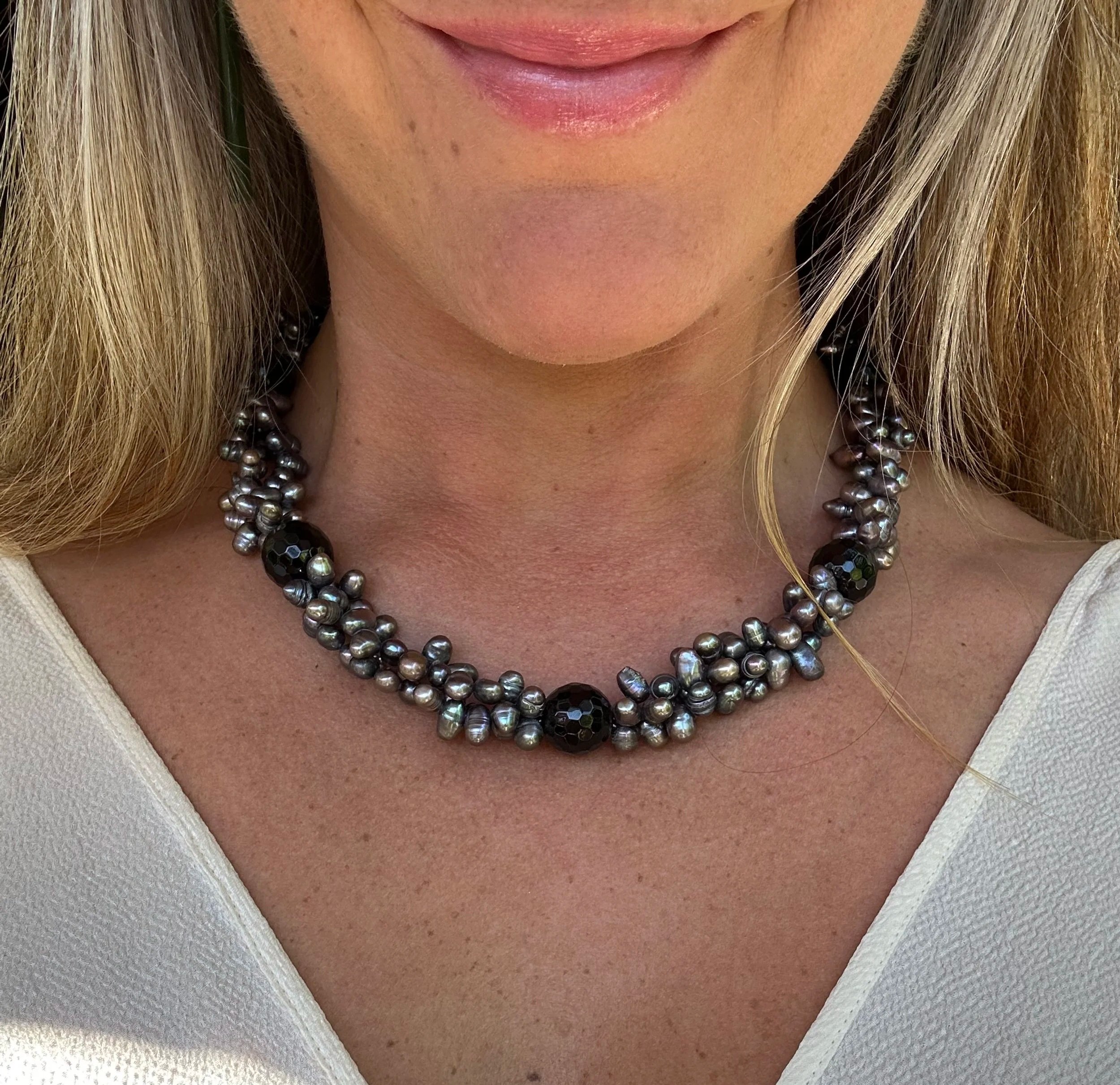 Vintage peacock petal pearl & onyx triple strand