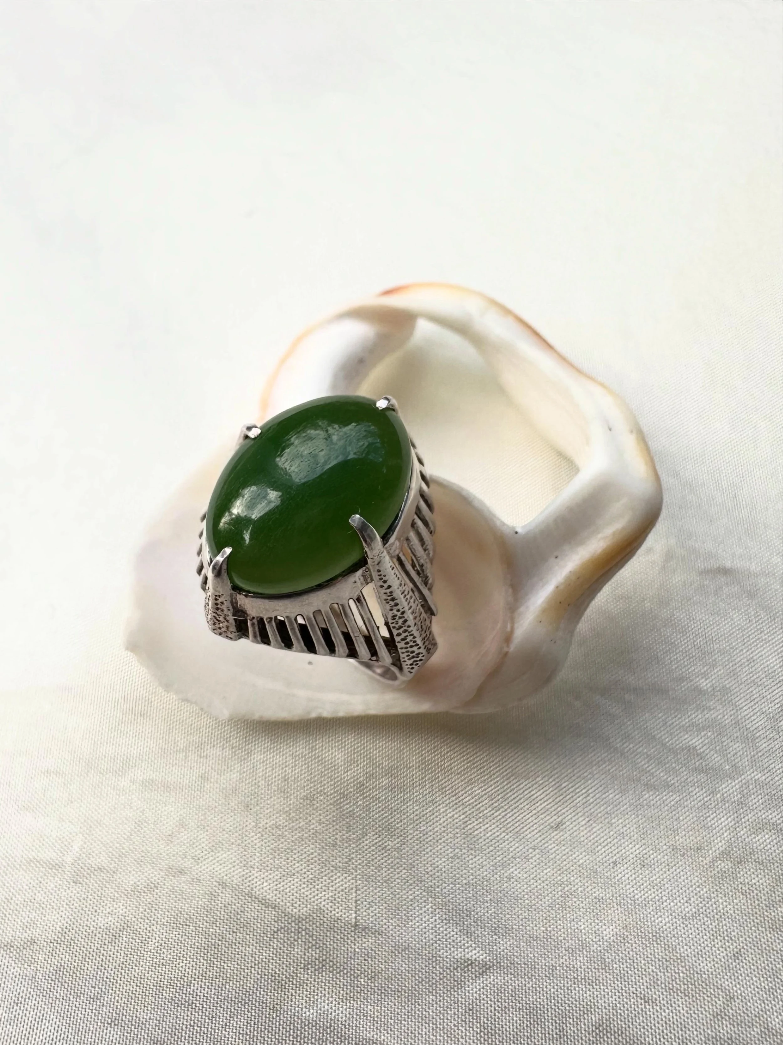 Vintage pounamu / greenstone 925 ring (S)