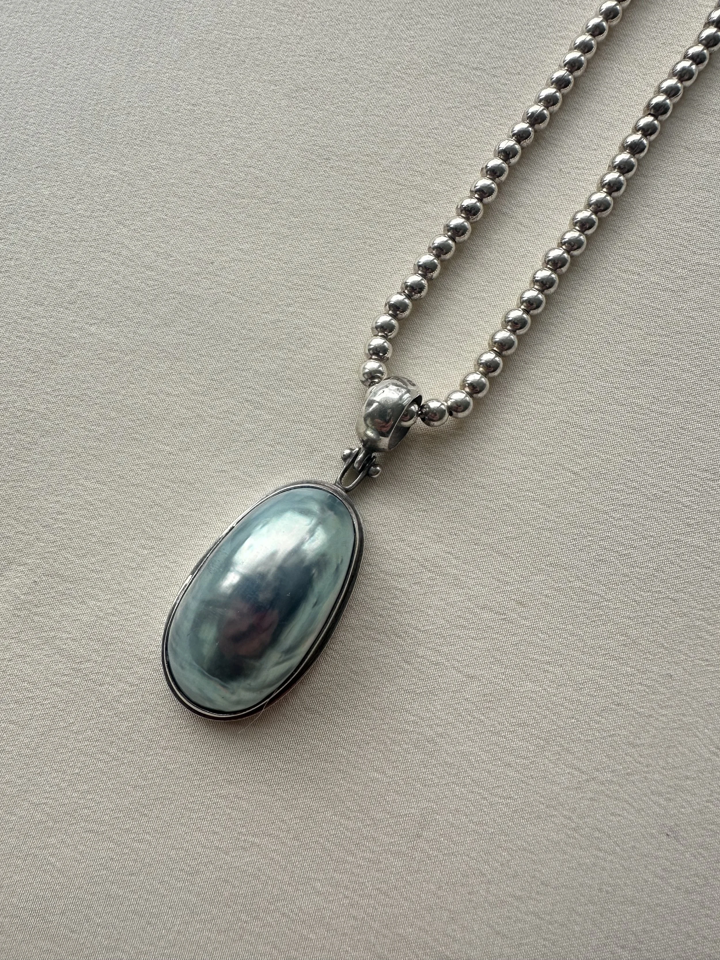 Vintage Osmeña pearl / nautilus shell pendant & ball chain (925)