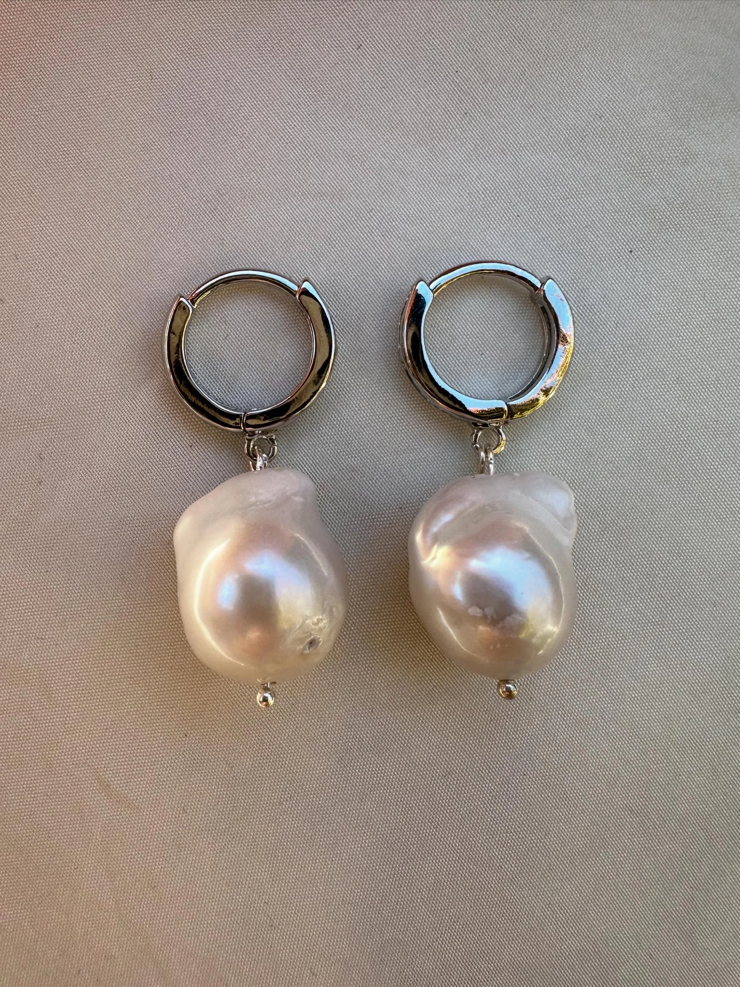 Baroque pearl earrings