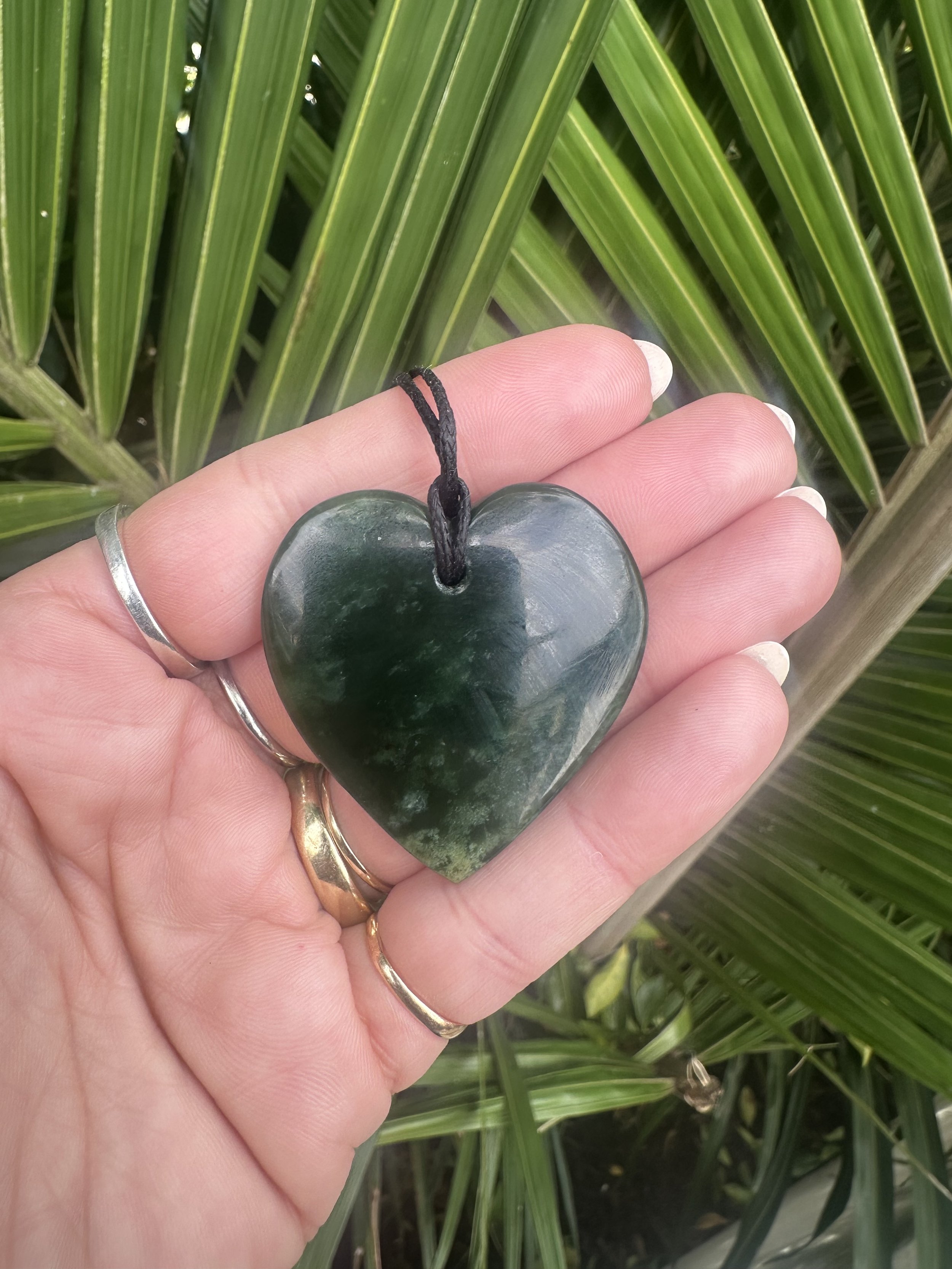 Vintage kawakawa pounamu / greenstone heart