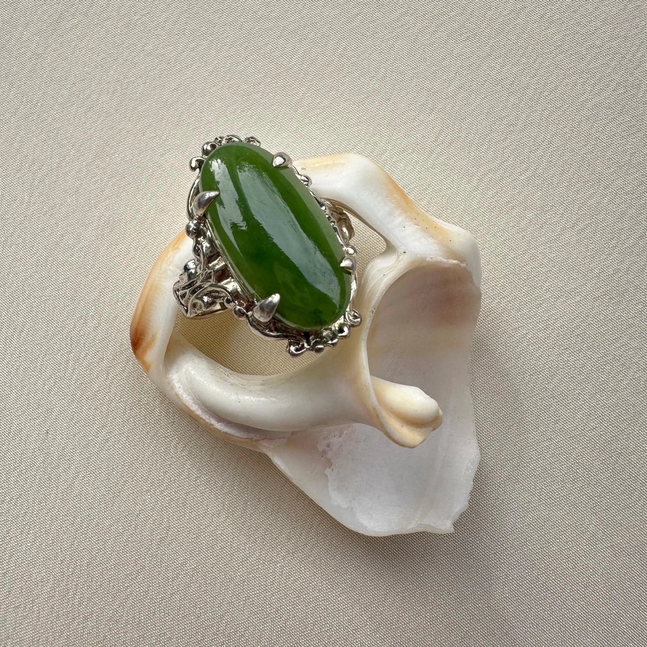 Vintage pounamu / greenstone vermeil ring