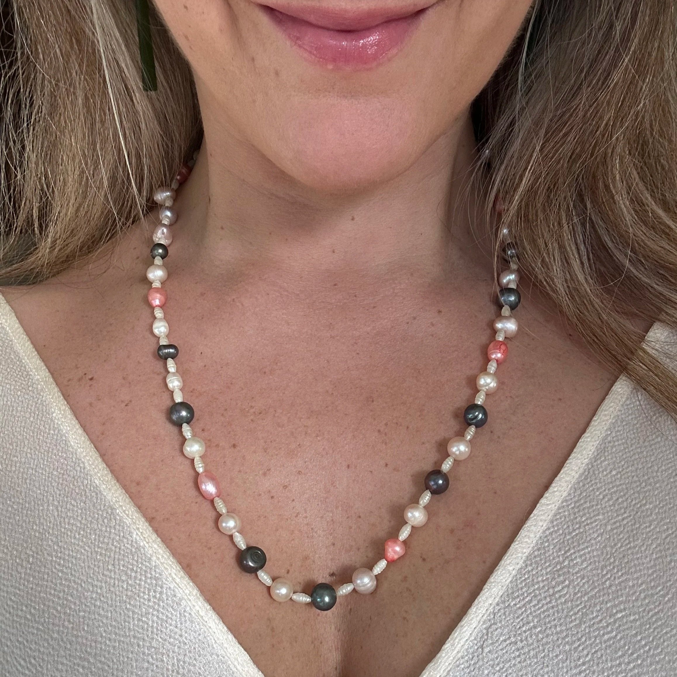 Mixed pearl necklace