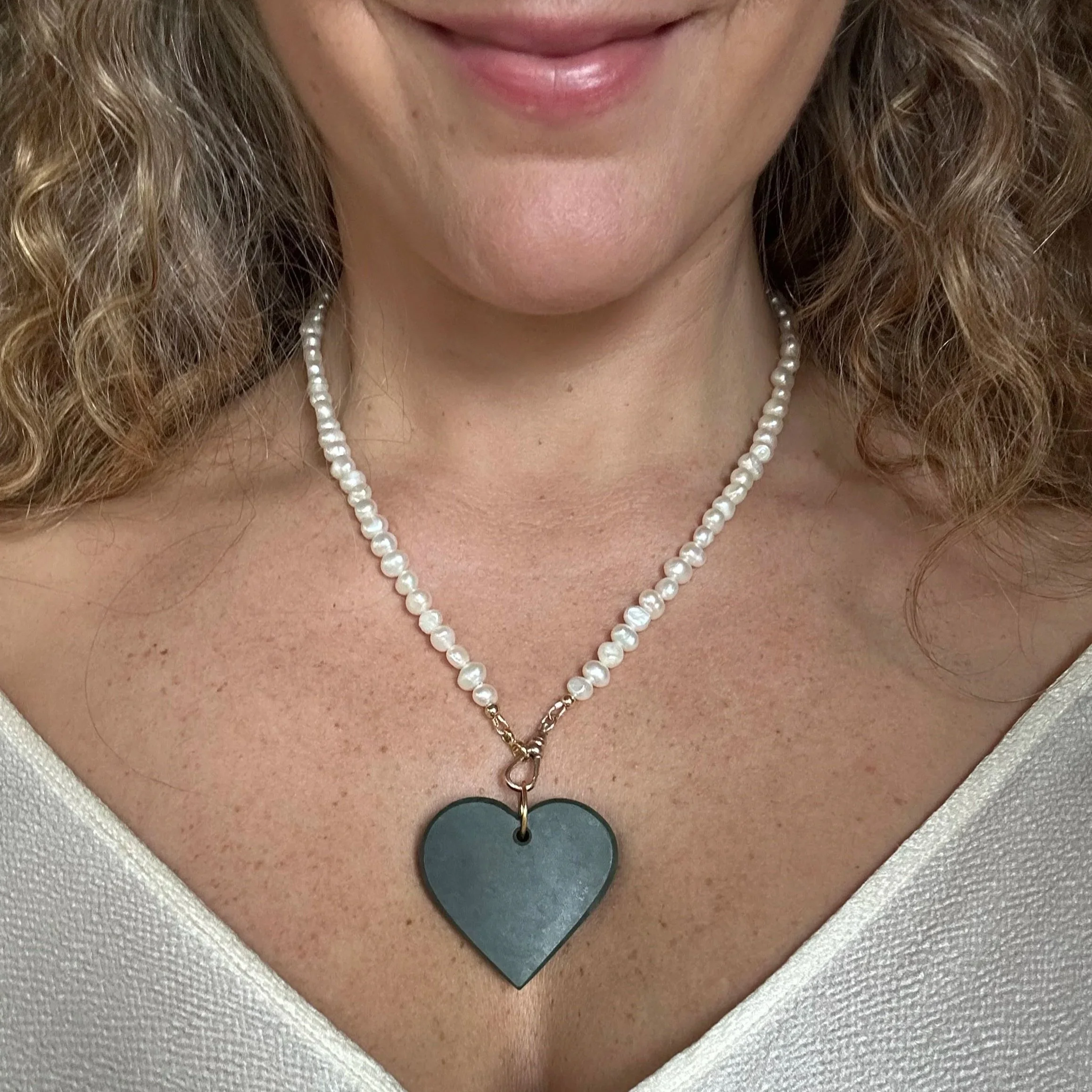 Pounamu / greenstone heart pearls