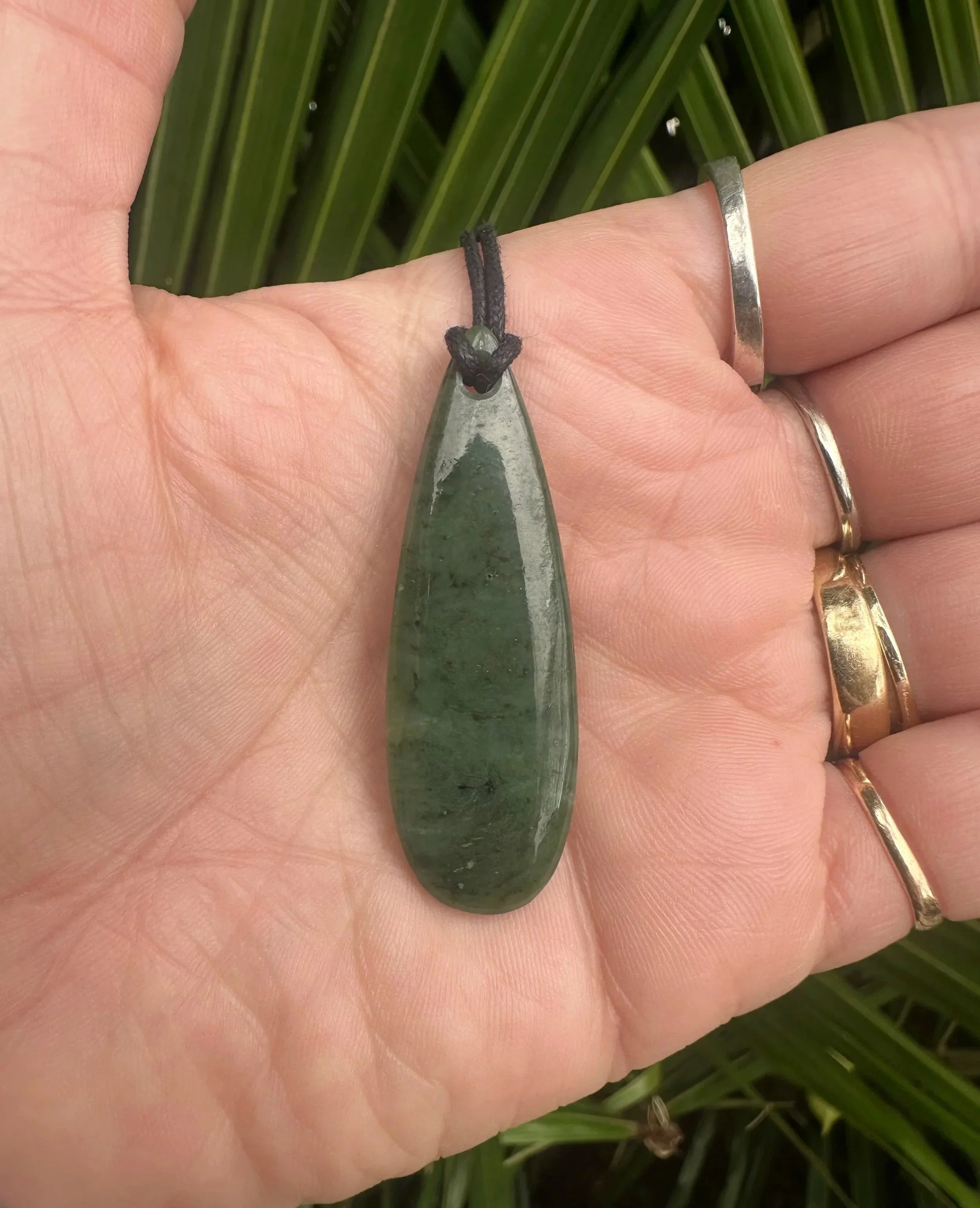 Vintage kawakawa pounamu / greenstone roimata
