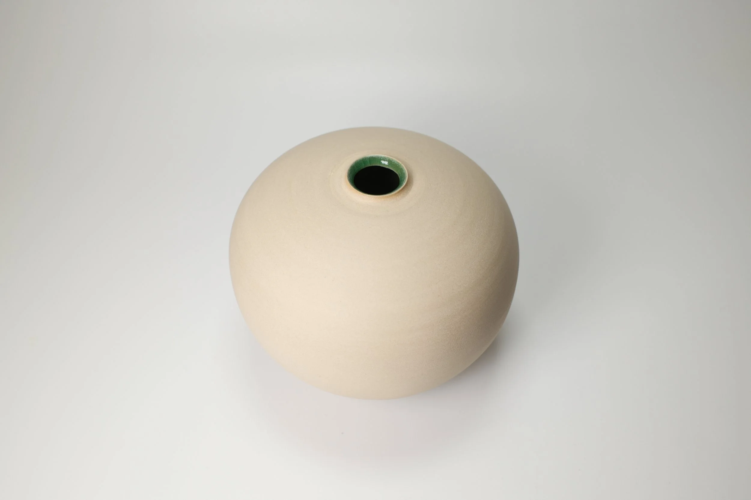 Round Vase No. 15