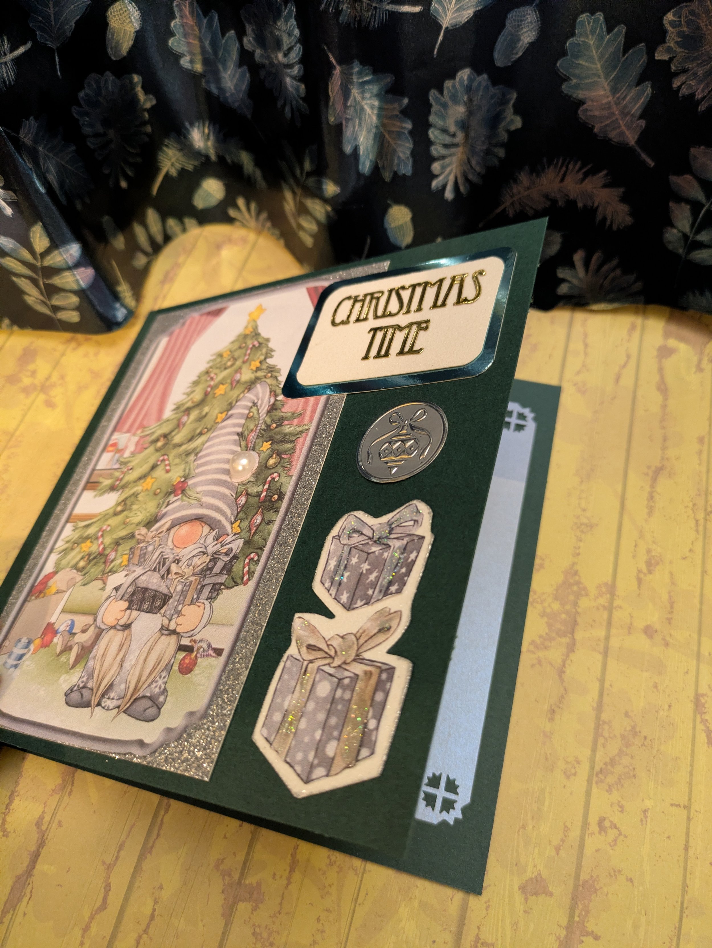 Christmas time inset peep.jpg