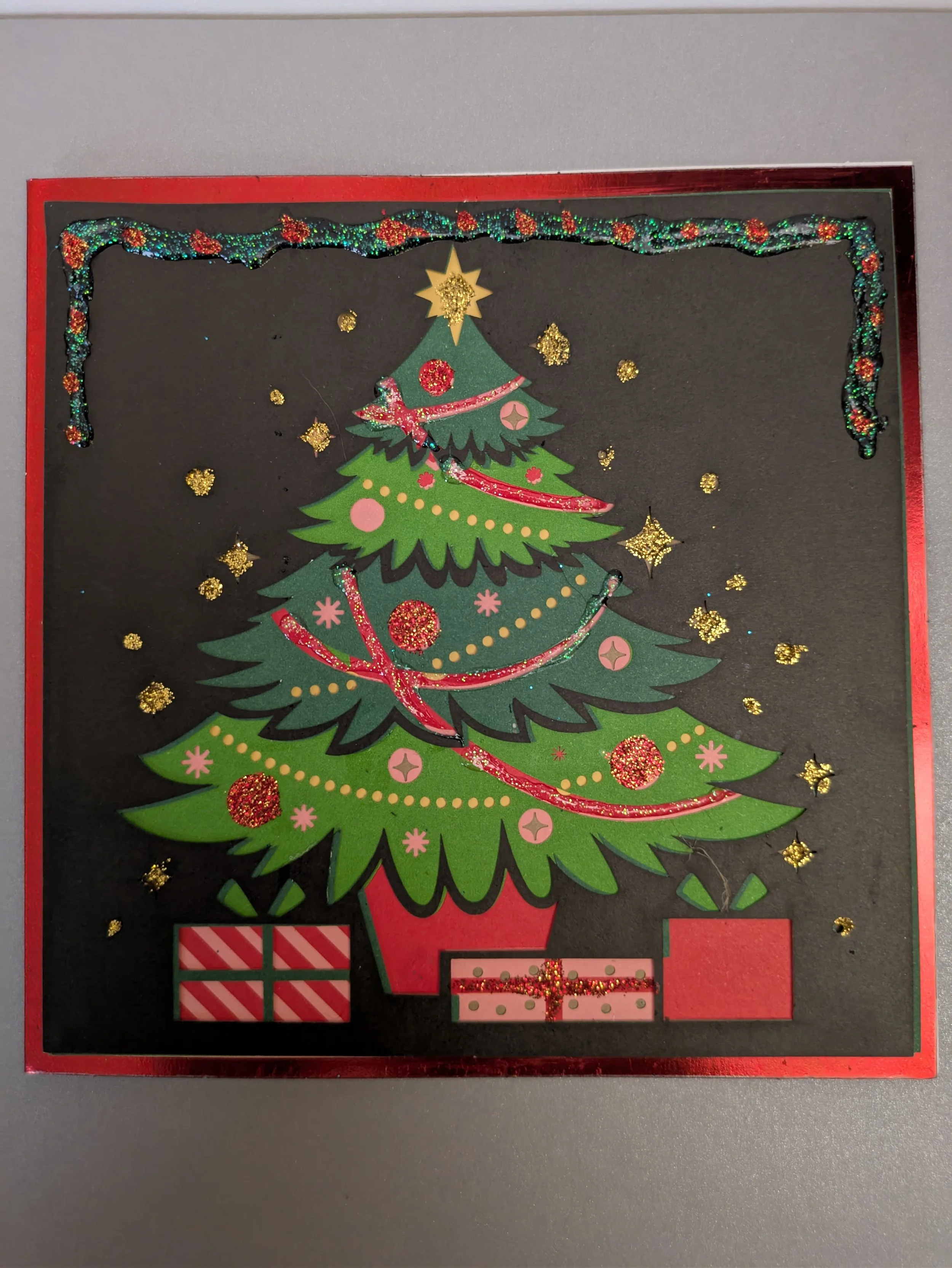 Layered christmas tree presents glitter3.jpg