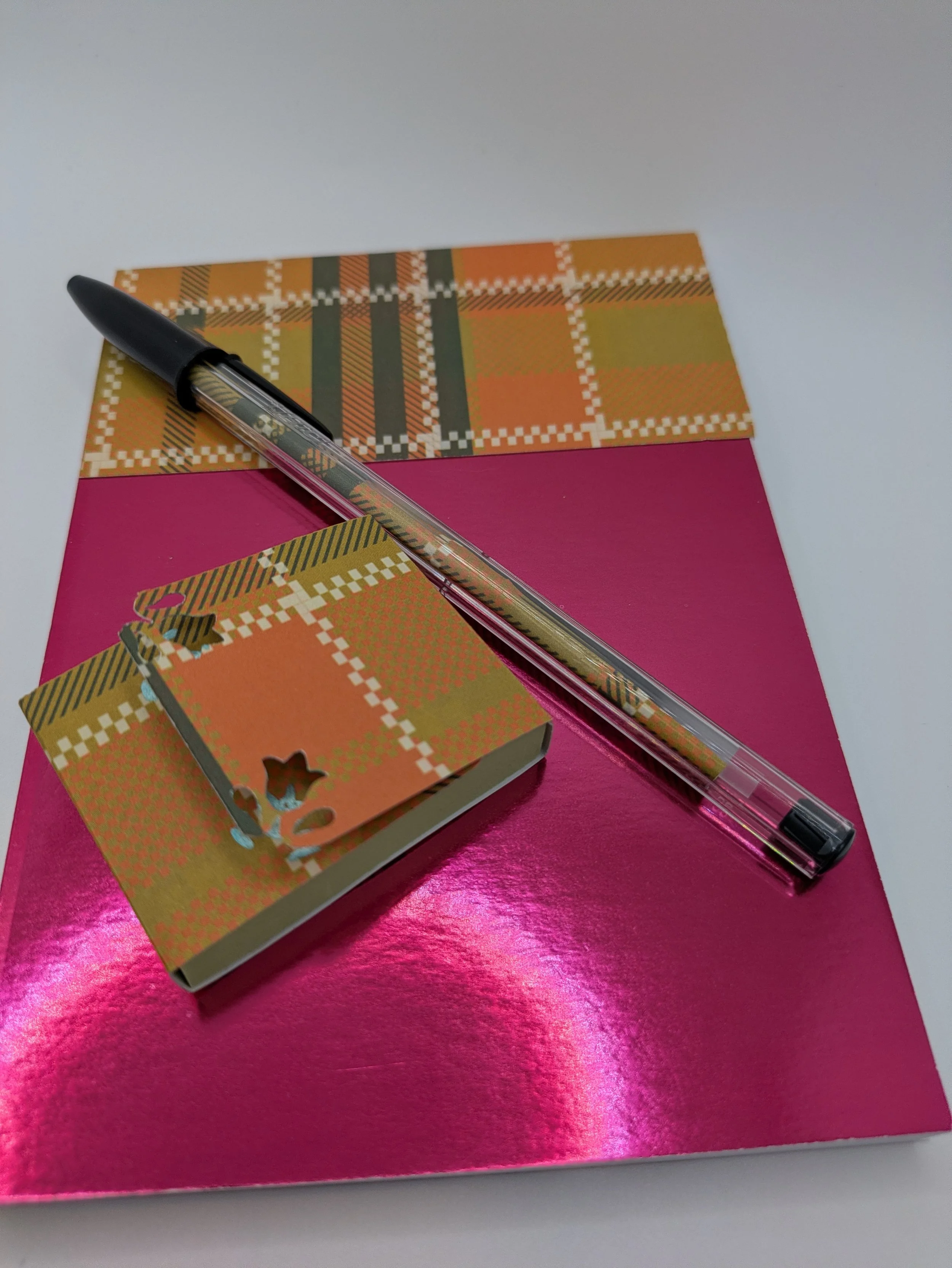 Notebook set orange tartan back red .jpg