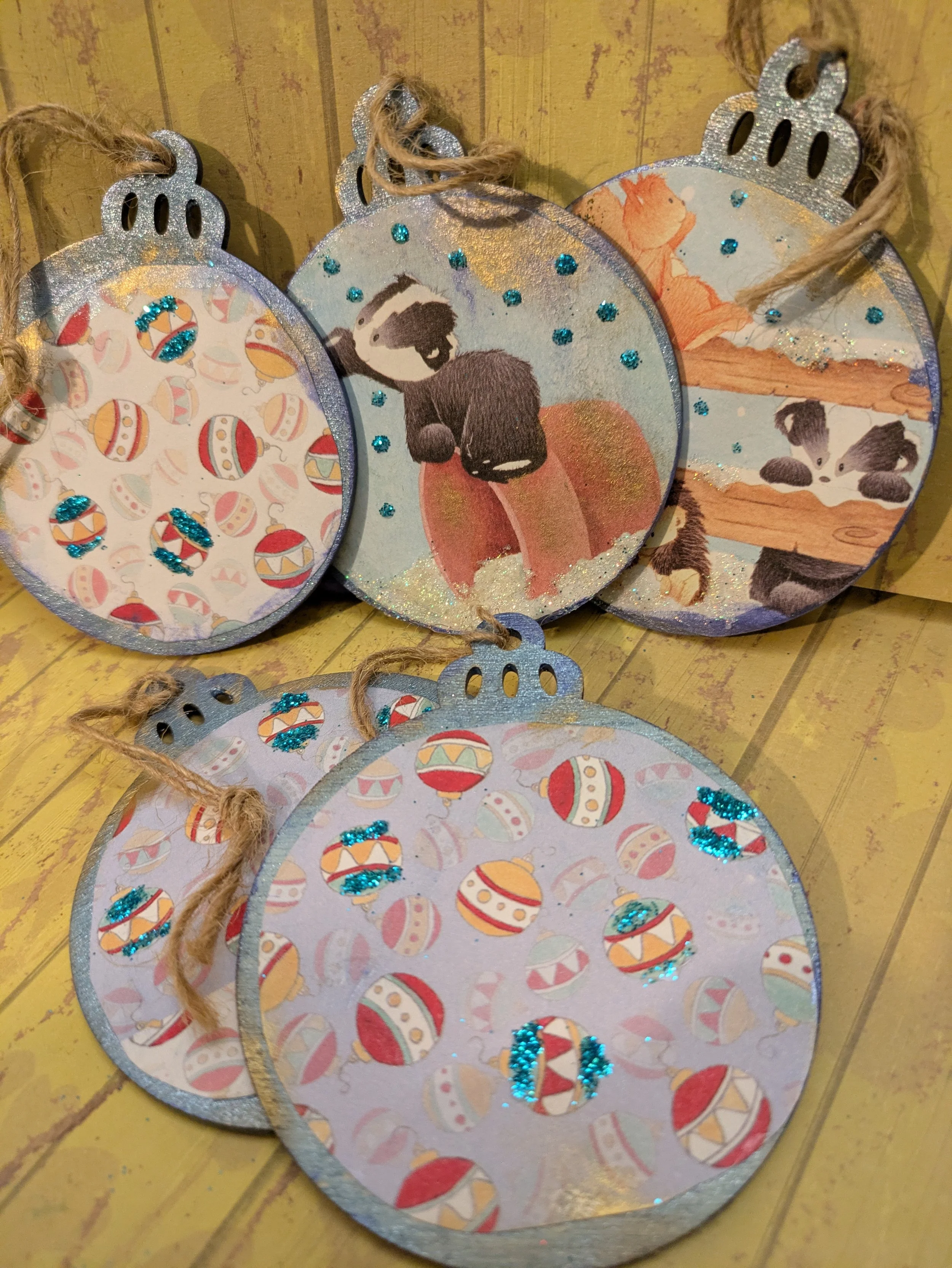 Rustic animal flat baubles 7cm back blue.jpg