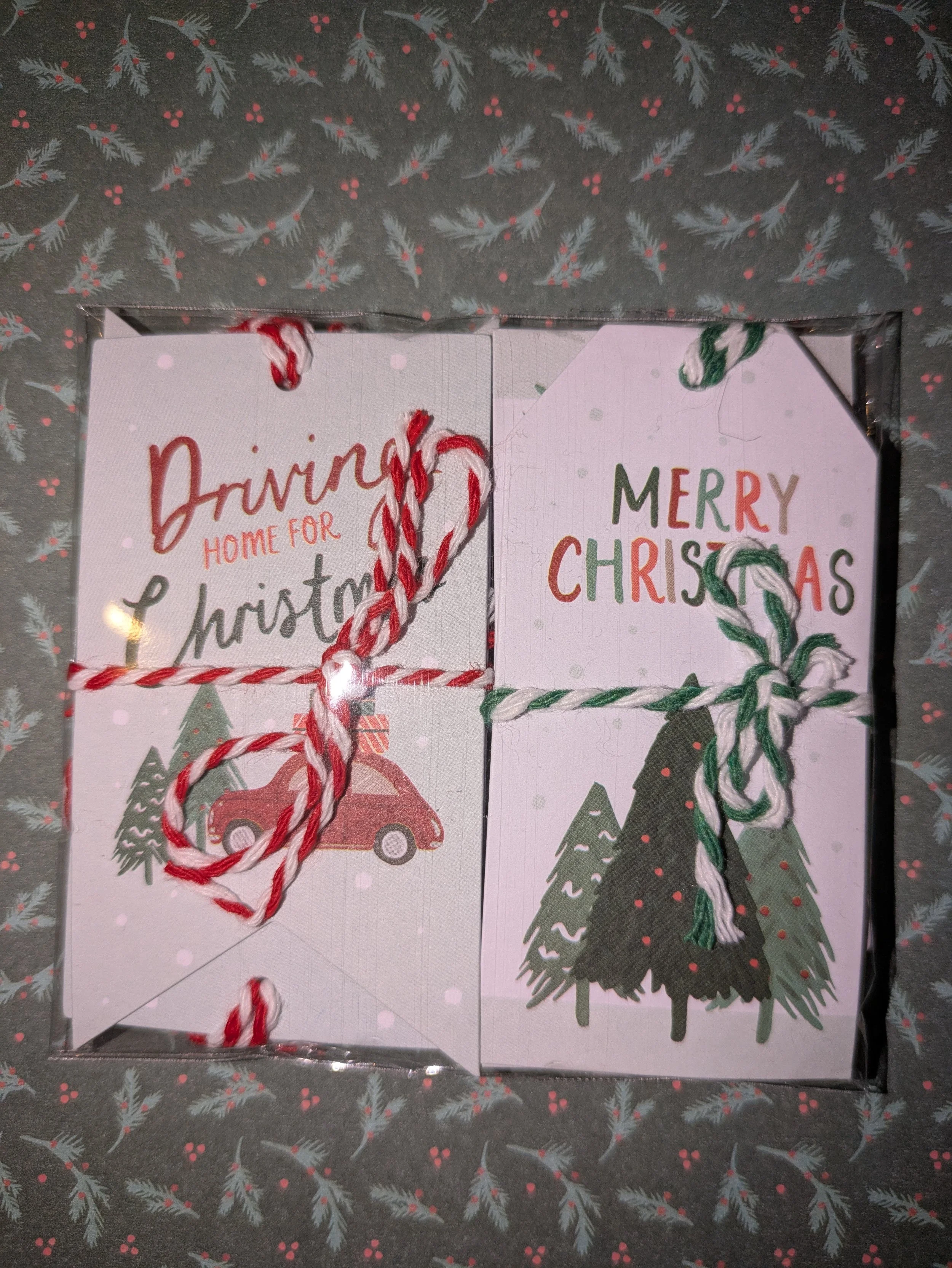 Car xmas Tree 2 designs set of 8 gift tags.jpg