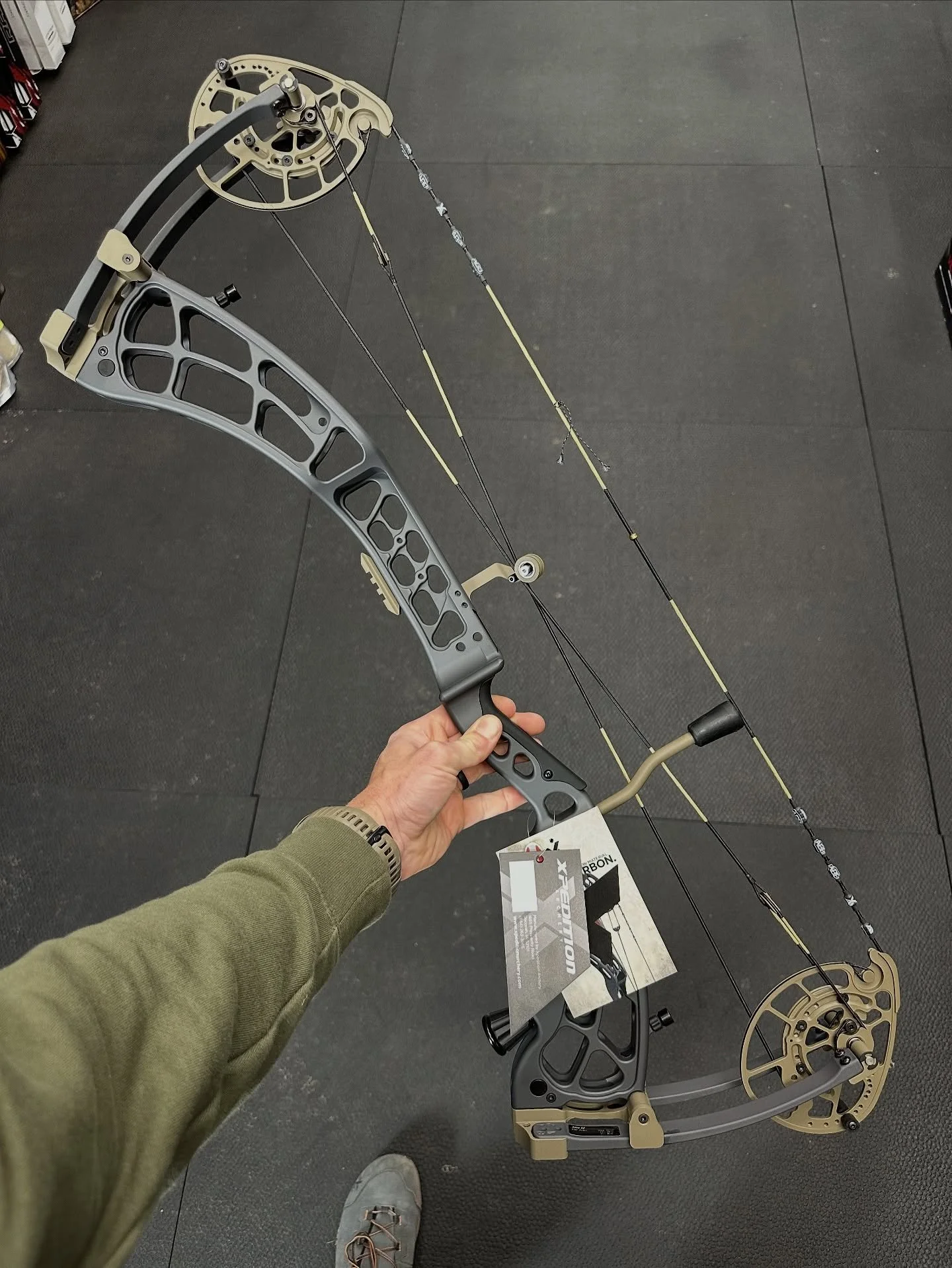 Just got another Xpedition Xlite 32 in stock! These have disappeared as fast as we have gotten them in, so if you&rsquo;re interested in this custom color combo, stop by fast! It will be here ready to test shoot! #thebowlocker #xpedition #xpeditionar
