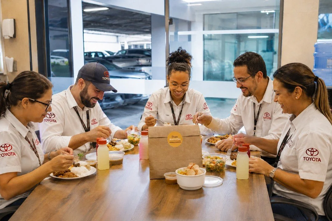 Sua equipe ainda perde tempo com colaboradores saindo para almo&ccedil;ar?

O Dom Ramalho Restaurante oferece refei&ccedil;&otilde;es corporativas em Bras&iacute;lia com entrega programada, comida caseira preparada diariamente e atendimento personali