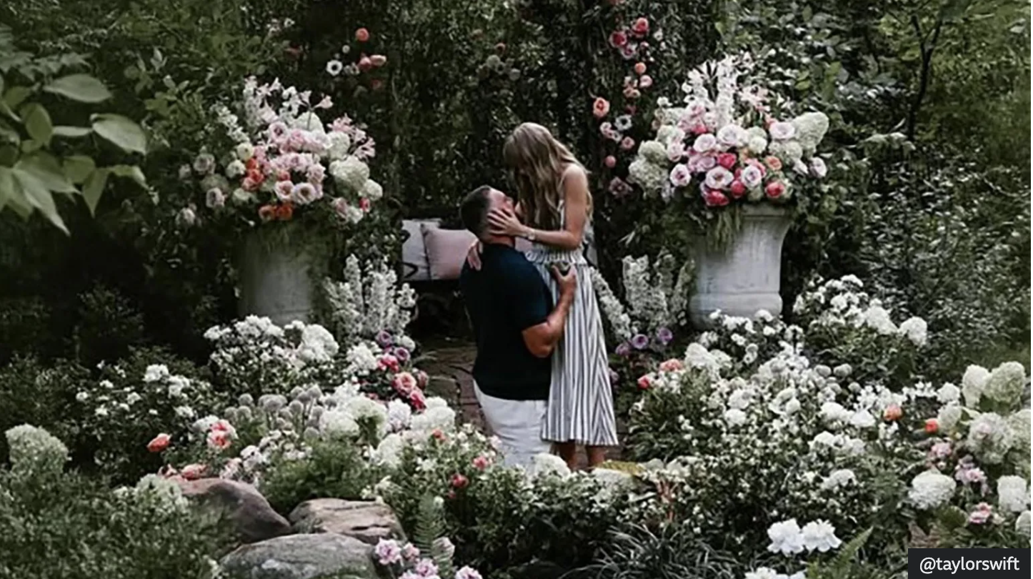 Taylor Swift annouces engagement to Travis Kelce in Polo Ralph Lauren dress (Aug 26, 2025)