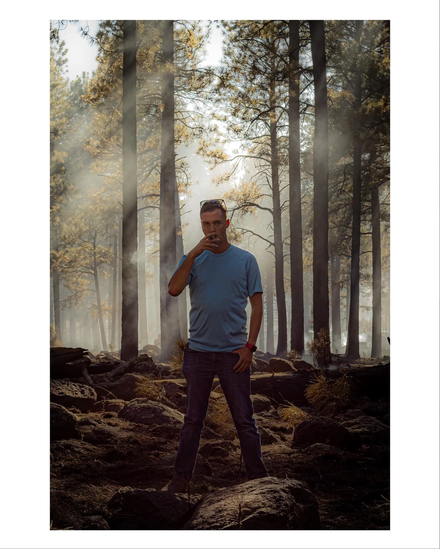 You ever walk through a burning forest and meet a random dude lighting a cigarette from the fire? anyways here he is :p
-
-
-
#flagstaff #flagstaffphotographer #maleportraits #flagstaffphotography #sunset #sunsetphotographs