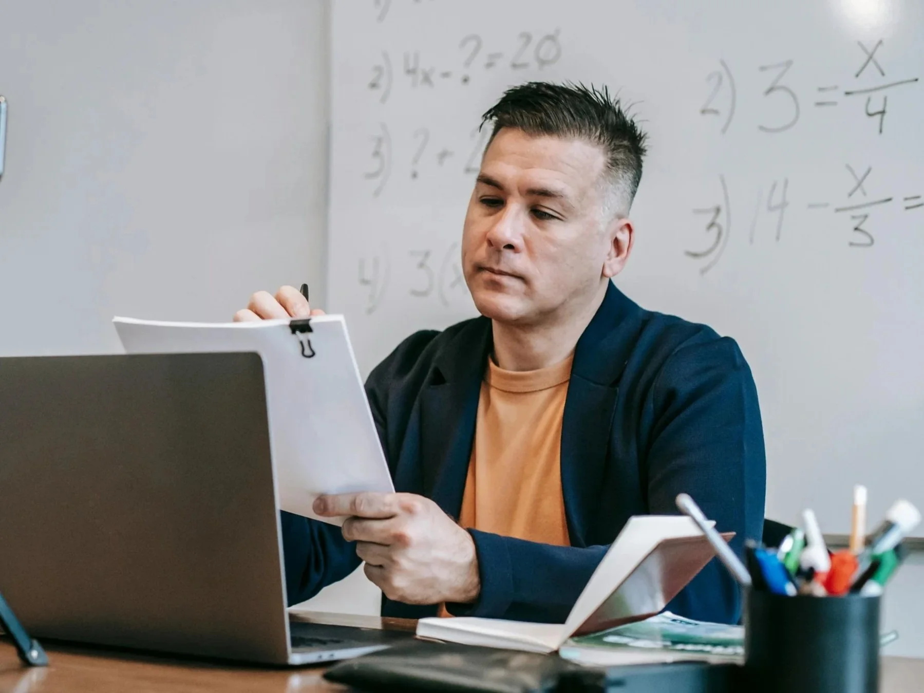 What are the benefits and challenges of implementing standards-based grading in schools?