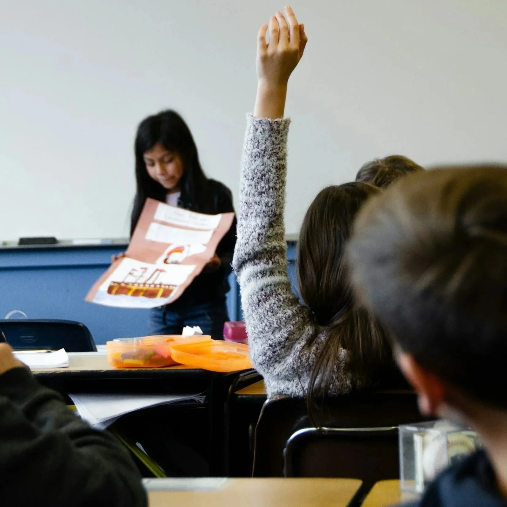 What methods can help students build confidence in expressing themselves? 