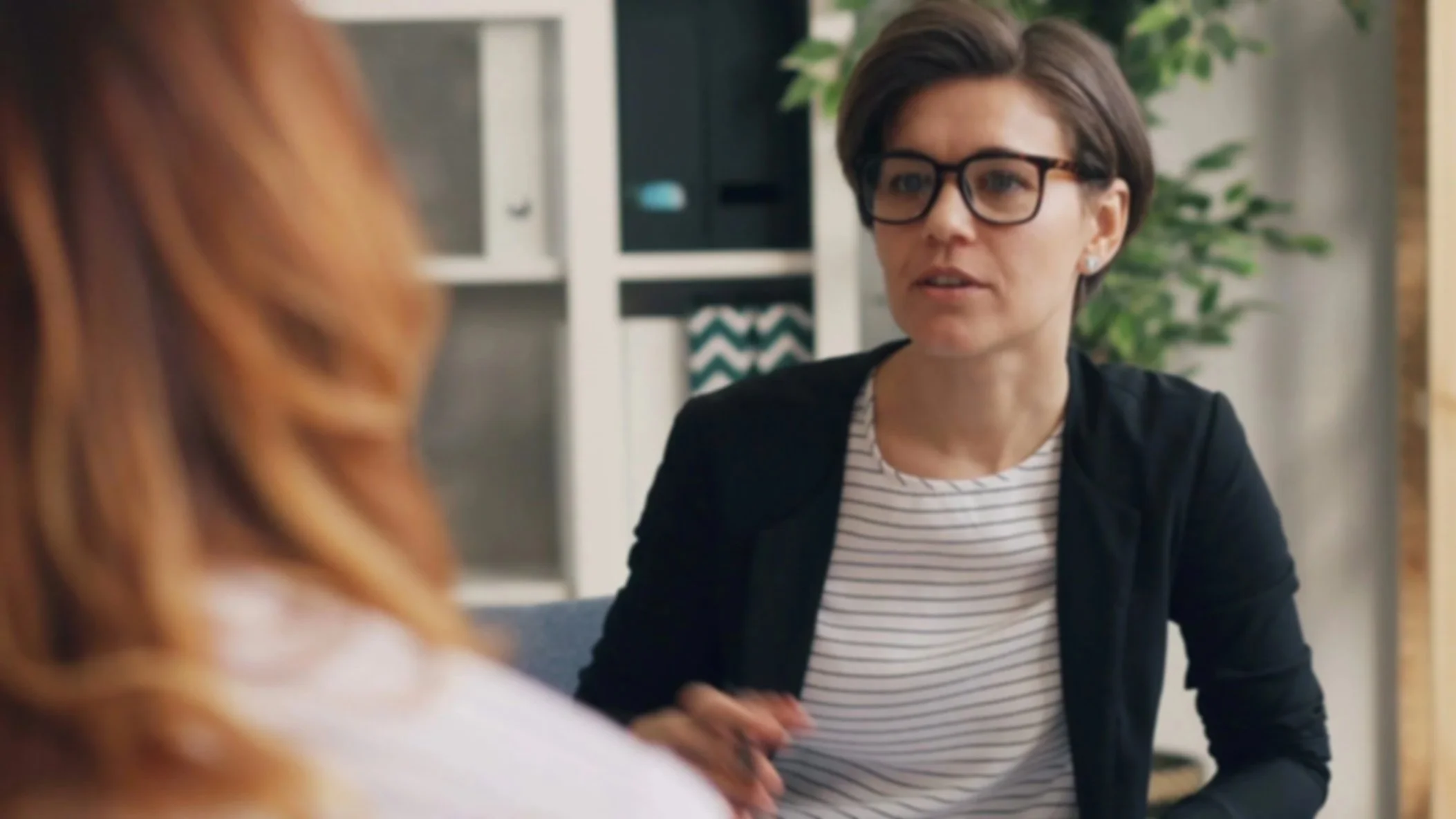 What are the best practices for delivering difficult news to parents empathetically?