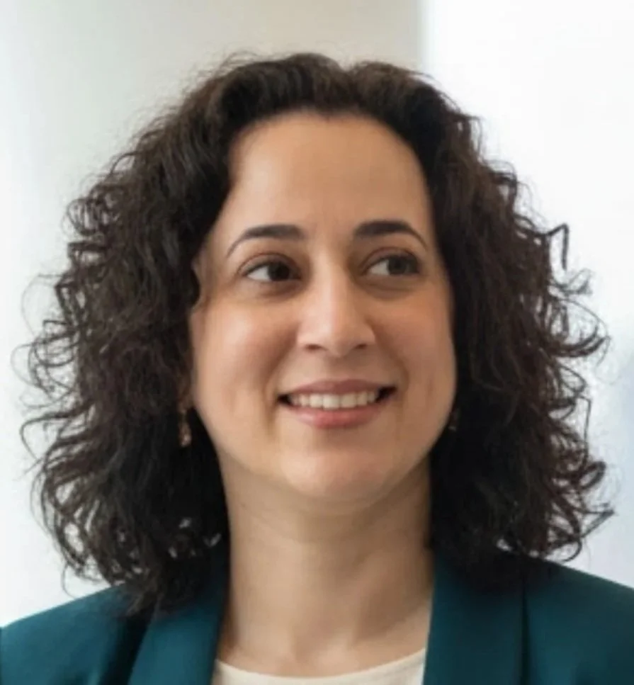 Photo of Dr. Veronica Allende, Virtual Assistant.