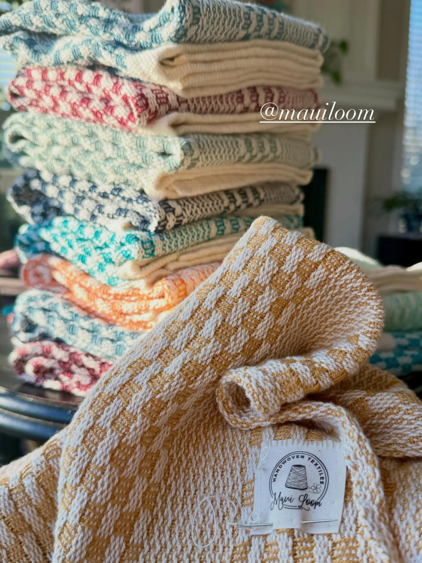 Even though we have a winter storm warning this weekend 🤪 I&rsquo;m soaking up today&rsquo;s sunshine and warm air while finishing these cheery spring towels ☀️ Bright colors, fresh cotton, and a reminder that spring will be here before we know it!
