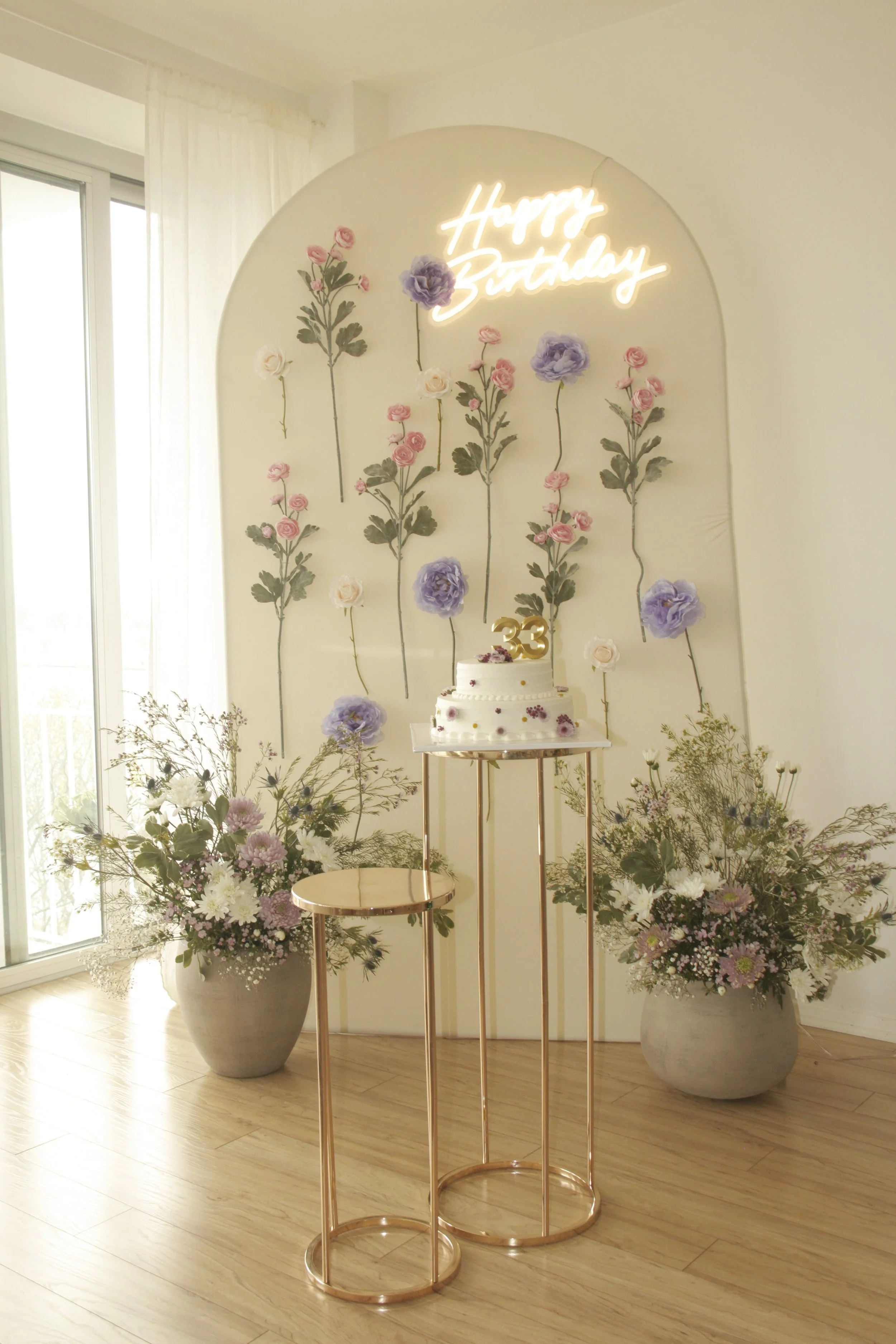 birthday-birthday cake-backdrop-flower design-personalized celebrations-flowers backdrop-bloom-birthday-theme-33year-birthday-2025 backdrop design- trendy backdrop 