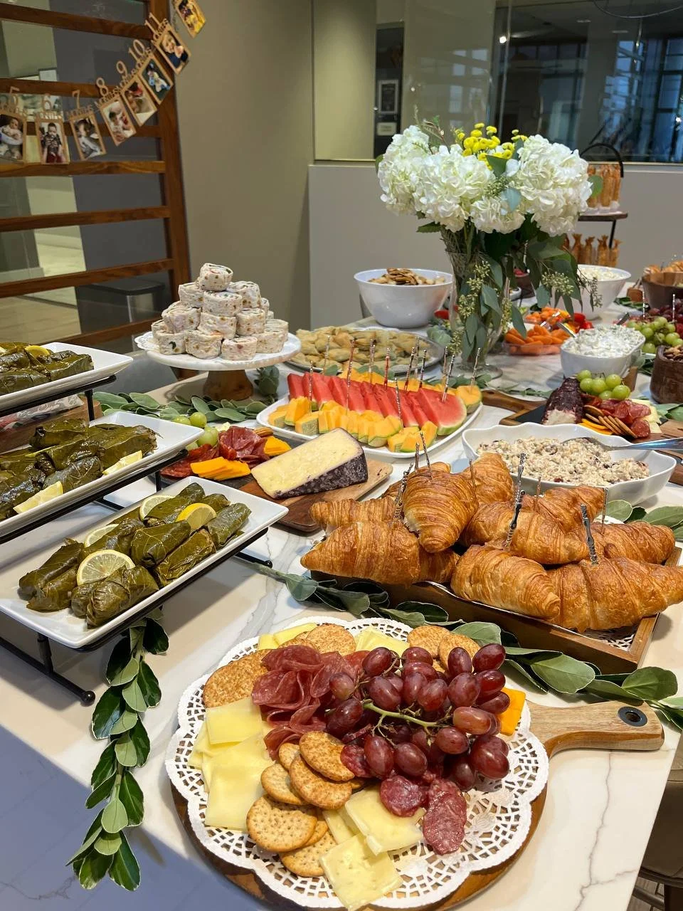 Kids-birthday-jungle-theme-cake decoration-personalized celebrations-appetizer table design-appetizer