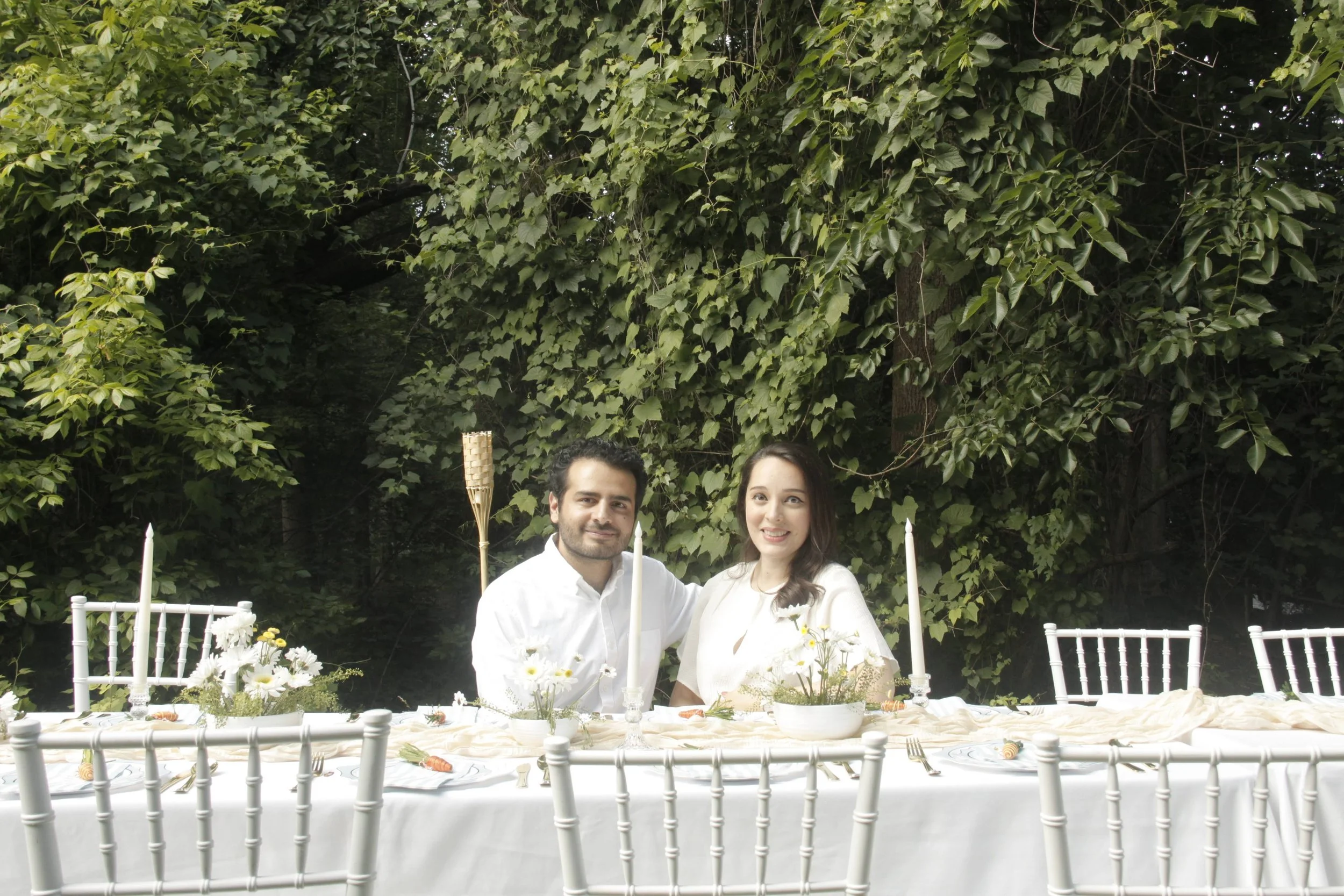 A whimsical Peter Rabbit garden party brought to life with fresh florals, gold accents, and soft candlelight. Perfect for birthdays, baby showers, and springtime celebrations, this charming tables cape blends storybook magic with elegant outdoor dini