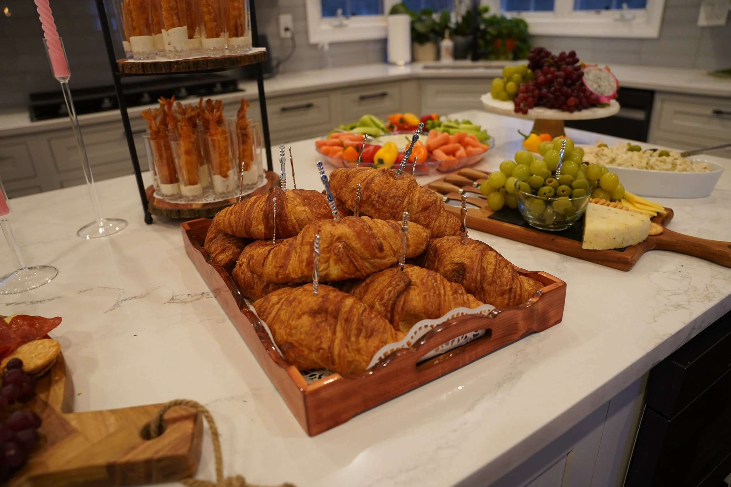 kids-birthday-owl-rainbow-theme-pastel balloons-kids-activity-personalized celebrations-design-rainbow -theme-appetizer table design-rainbow -theme-croissant-chessboard-