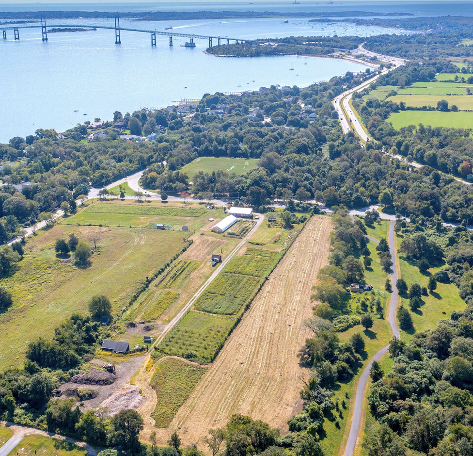 So Rhode Island / Volunteer-Run Jamestown Community Farm Grows and Shares Produce Around RI