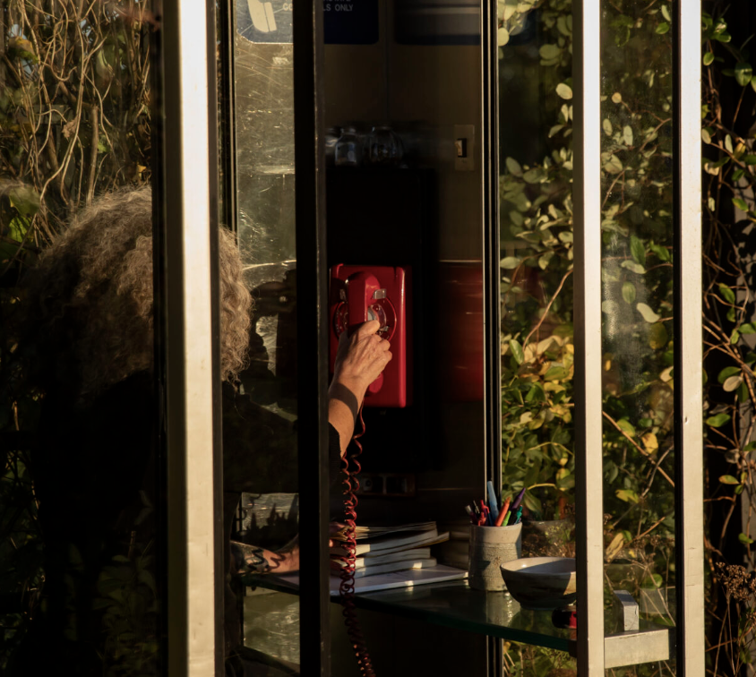 Newport Life Magazine / Words on the Wind: Portsmouth “Windphone” offers grief support for those who’ve lost loved ones