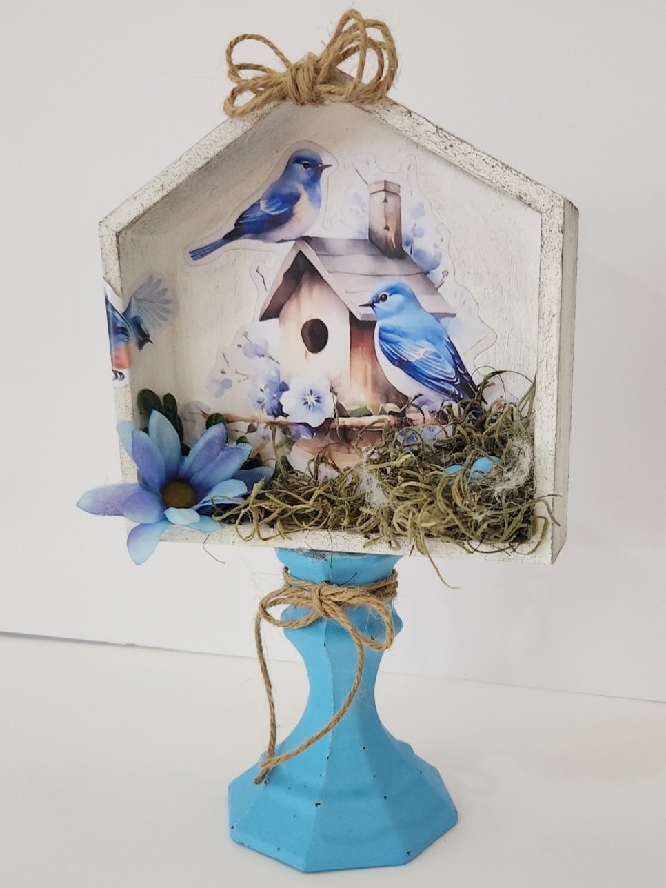 Bluebird Pedestal