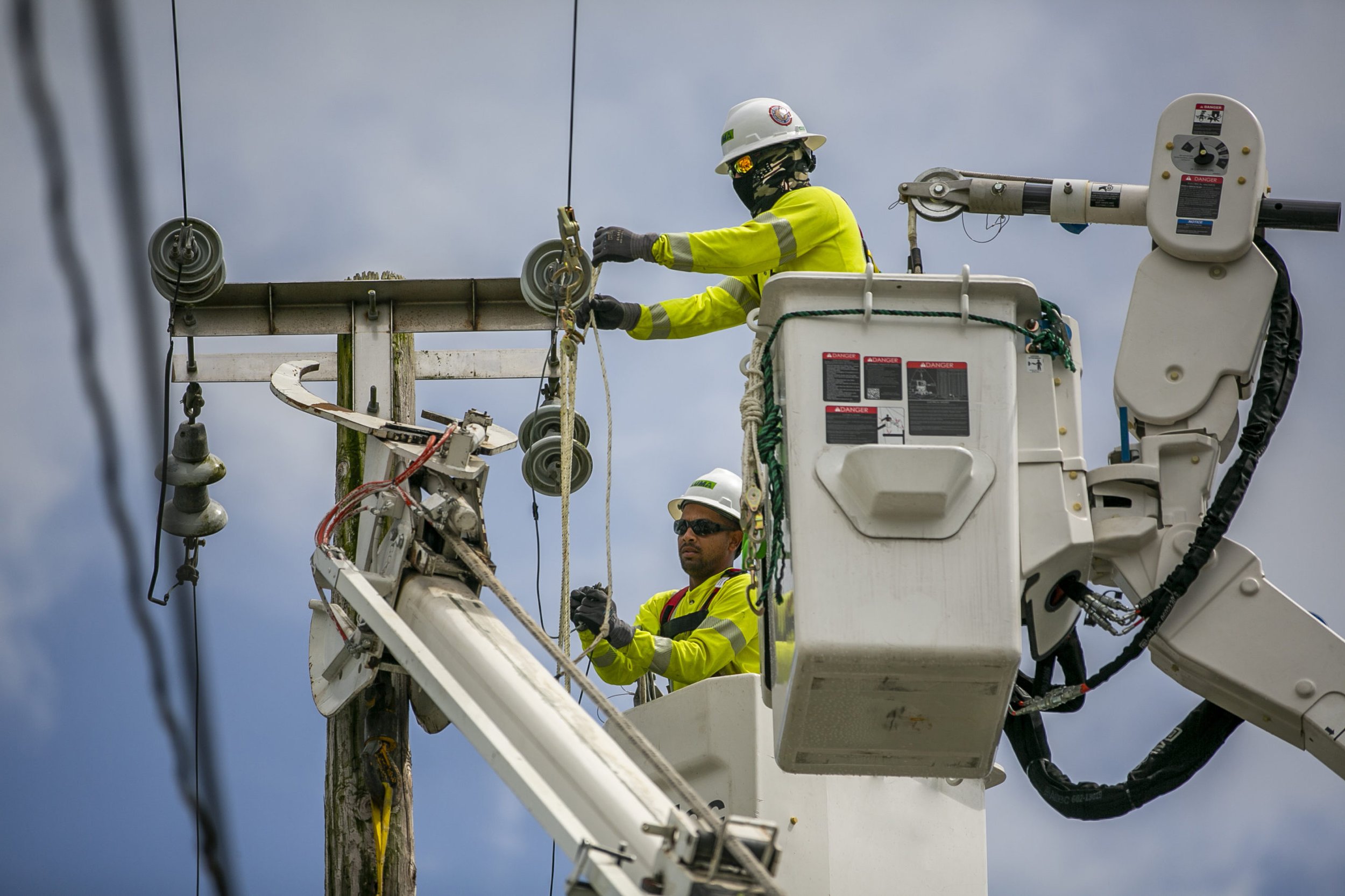 TRABAJOS POSTES LUMA-PRÓXIMA SEMANA