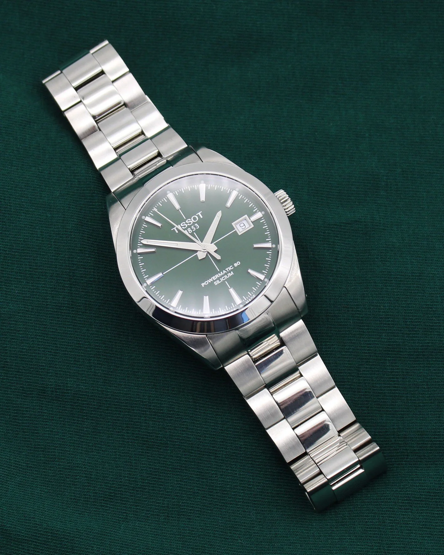 💚 Tissot Gentleman Powermatic 80 Silicium &ndash; Green Dial

A modern classic with a stunning green colour dial and the upgraded Powermatic 80 Silicium movement for exceptional accuracy and anti-magnetic performance.

✨ Condition: Perfect
📦 Full S