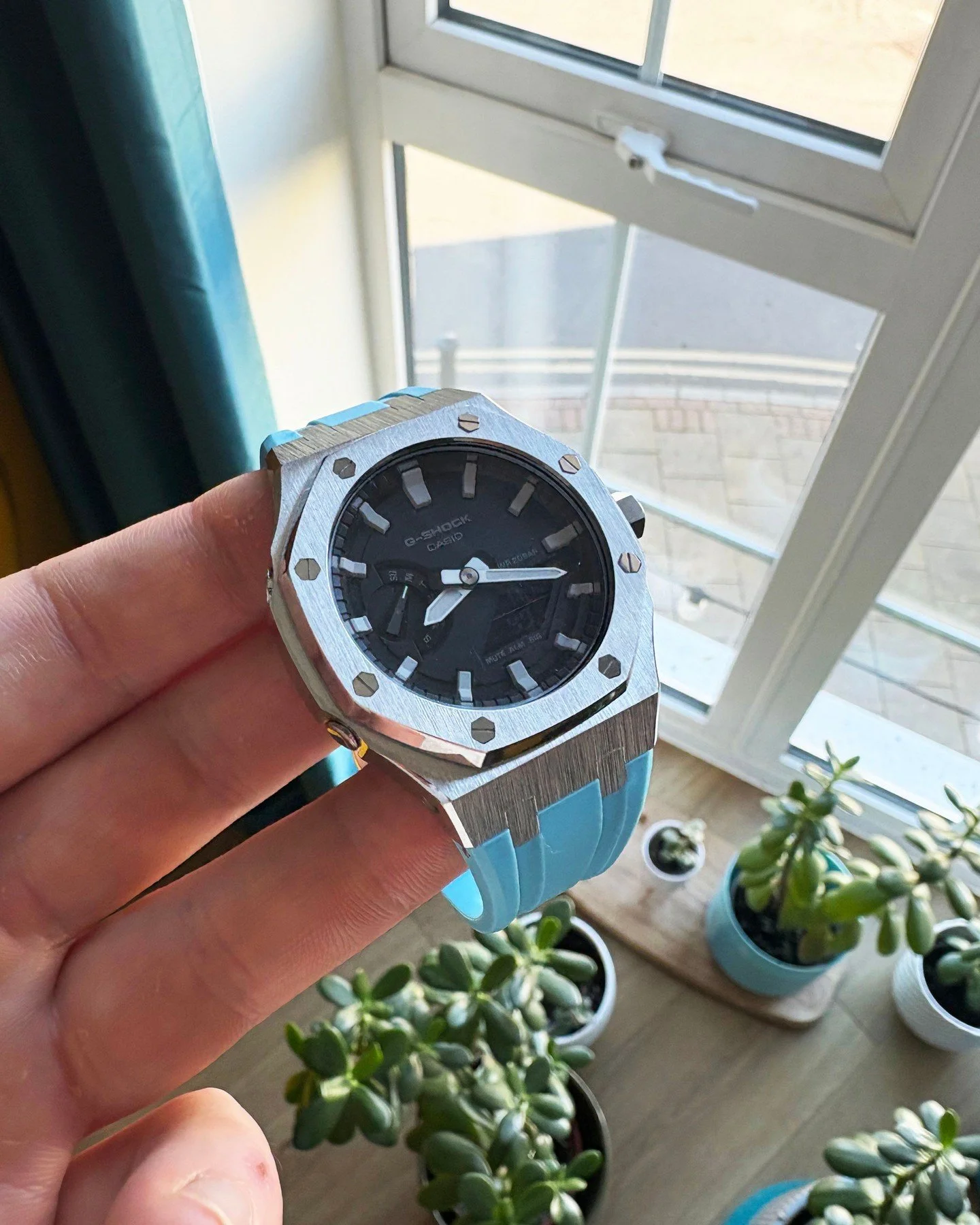 Custom Casioak Mod &ndash; GA2100 🔥

Meet one of our most popular builds: the Casioak mod of the iconic G-Shock GA-2100 ⌚✨

We stock a wide range of colours, from stealth black to bold metallic finishes &ndash; all custom-built and ready to ship.

D