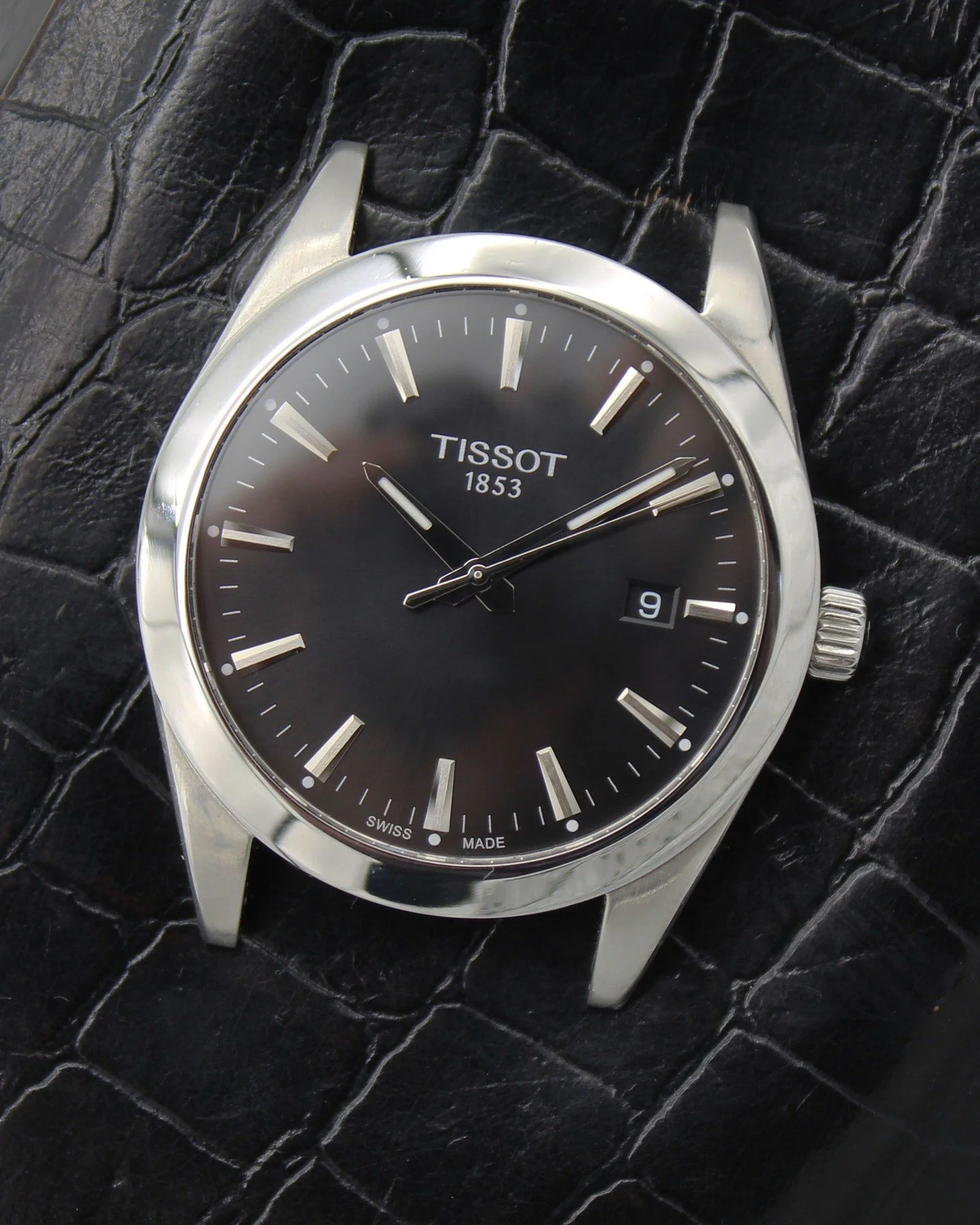 We regularly stock the Tissot Gentleman in a variety of dial colours &mdash; black, blue, silver and more. 🖤⌚

Looking for a specific version?
💬 DM us anytime
🛒 Available at watchmee.uk

#Tissot #TissotGentleman #BlackDial #SwissWatch #EverydayWat