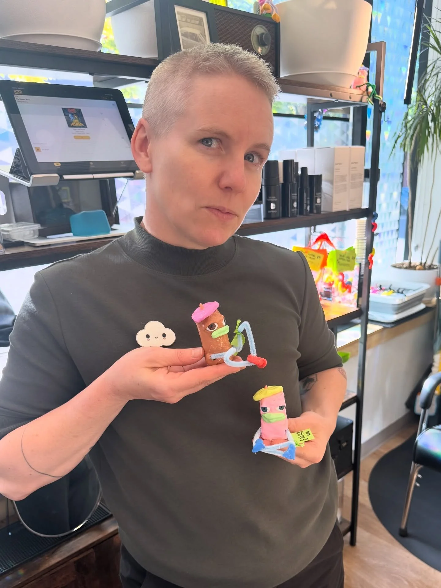 Omg a Pugsly Addams inspired chop AND the adoption of @yrlocalsinglemom figures Britney and Emily. What a blessed event.