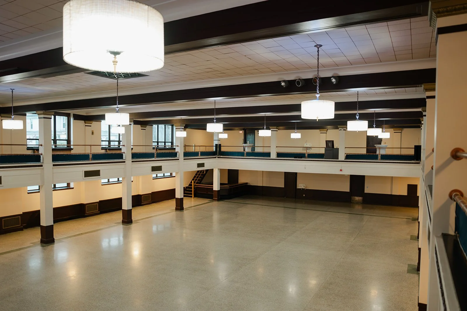 The Osgood Ballroom weddings corporate events proms homecomings seats 350 and is 6,000 sq ft