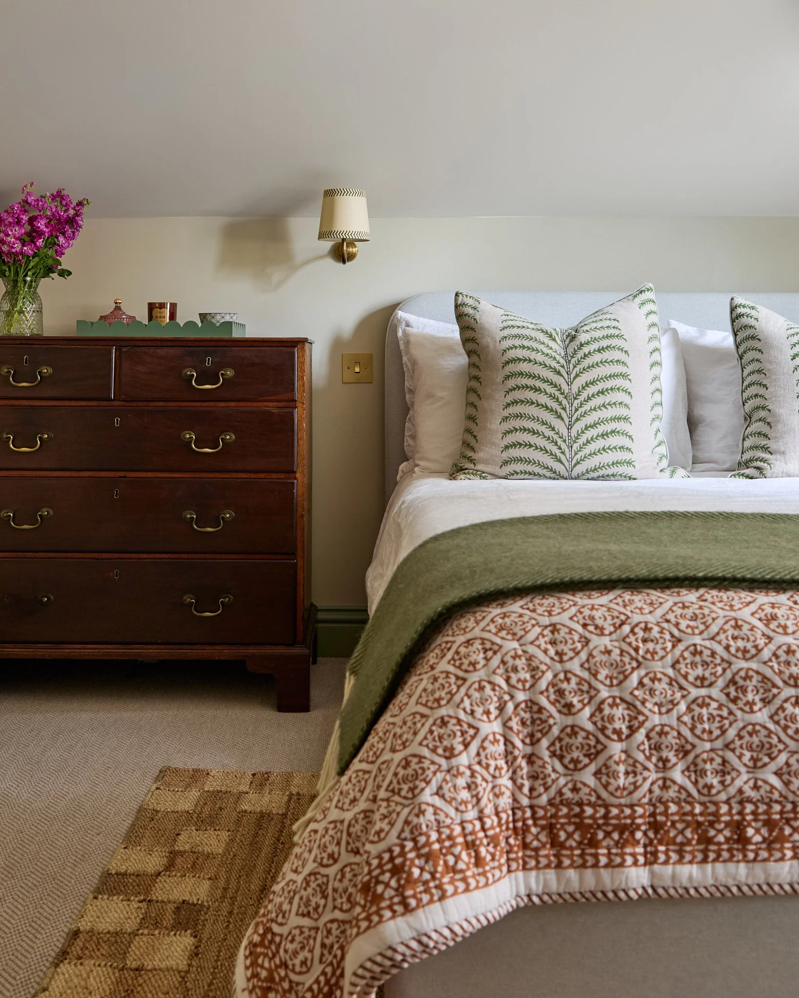 girs bedroom.jpg